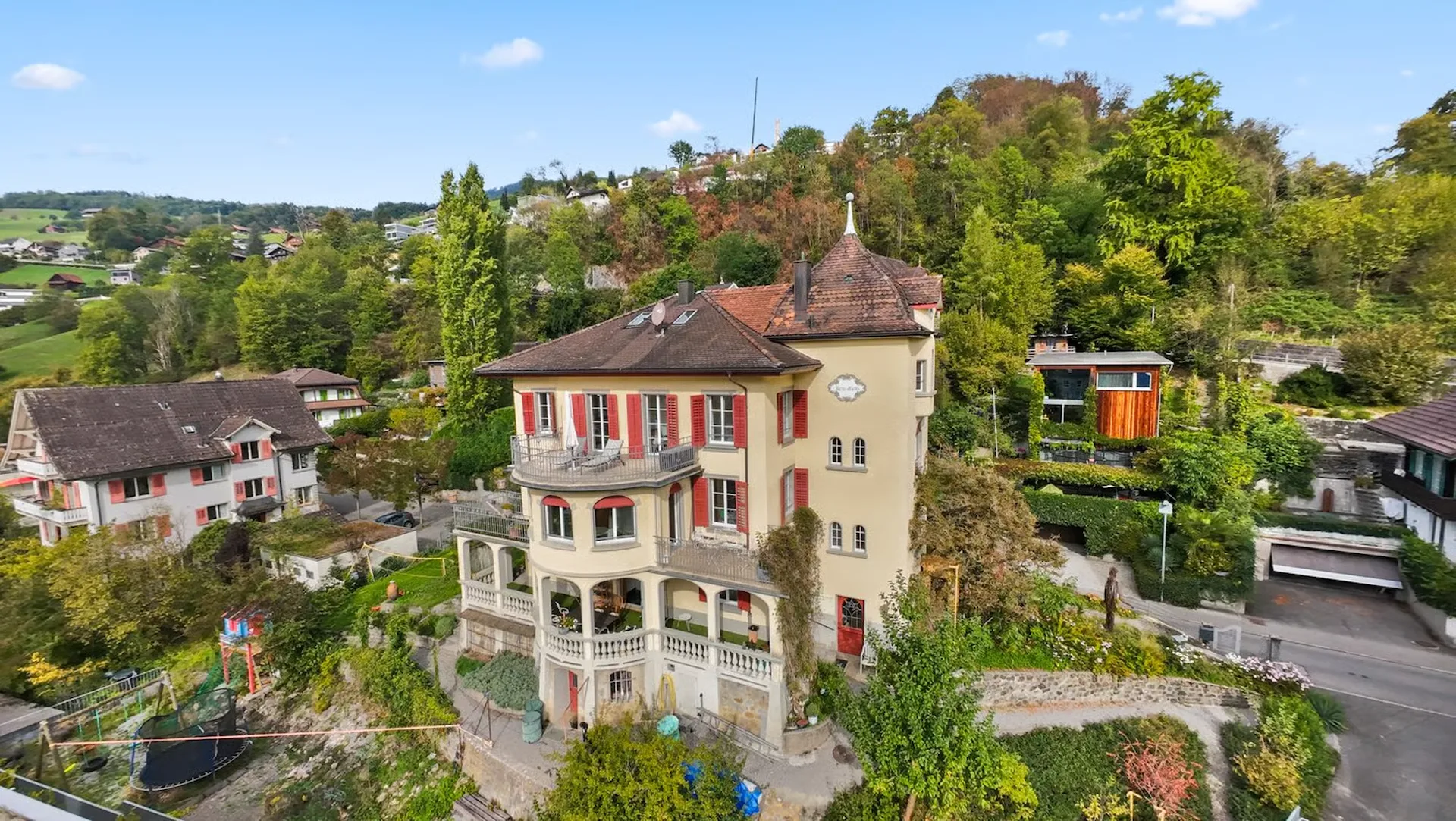 Wohnen mit Geschichte – stilvolle Villa im Herzen von Sarnen