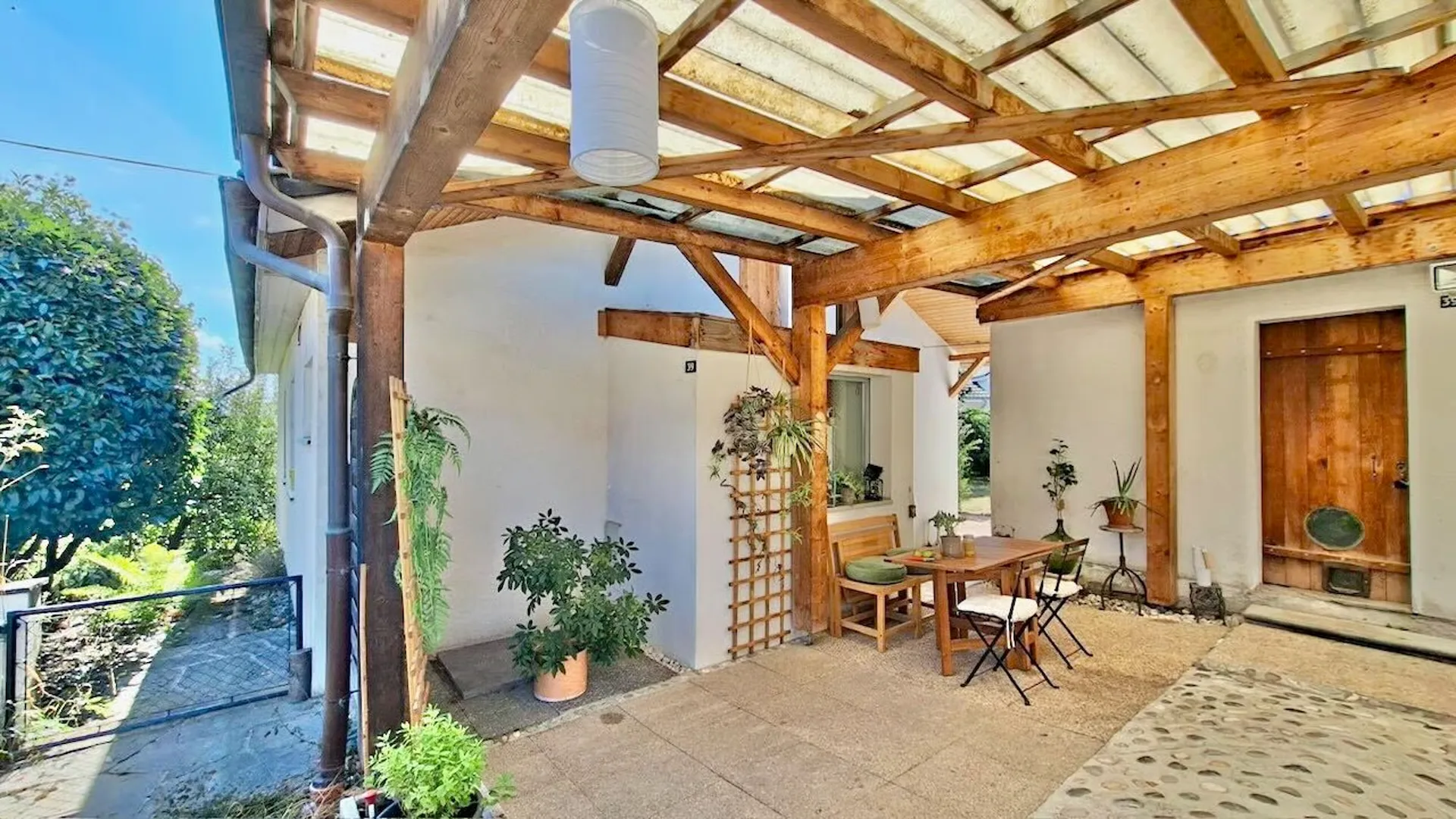 Einfamilienhaus mit 3,5 Zimmern, Anbau und großem Garten