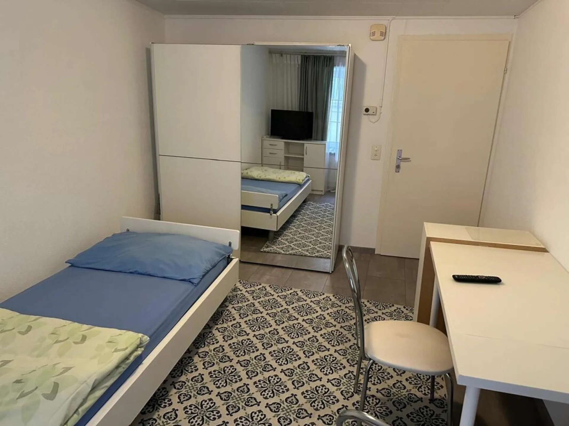 Chambre meublée en colocation à louer. Centrale à Bremgarten