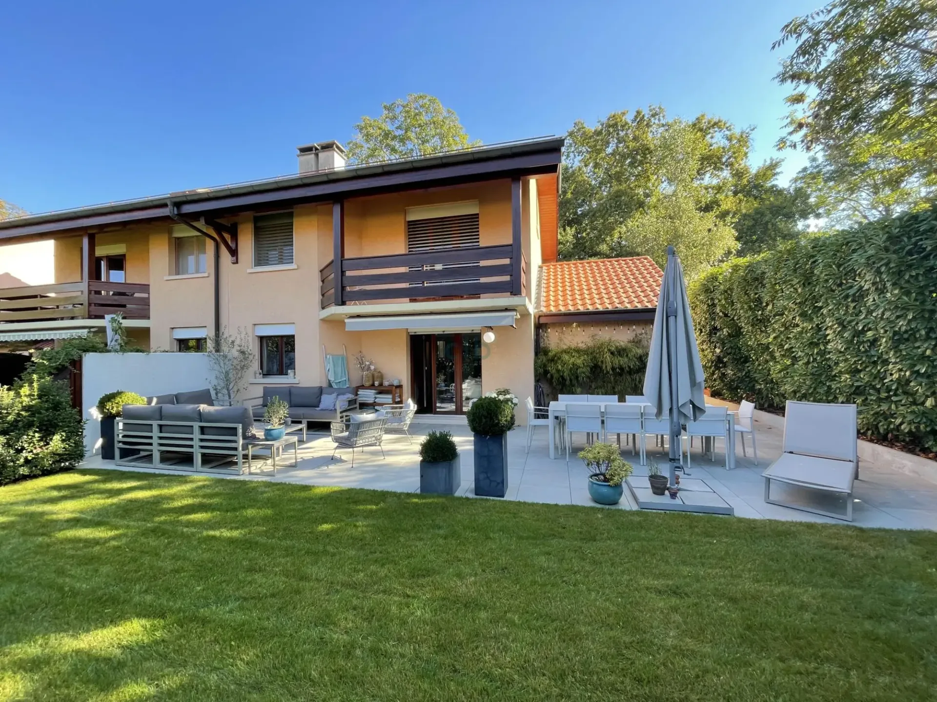 Belle villa familiale au calme à 150 mètres du lac