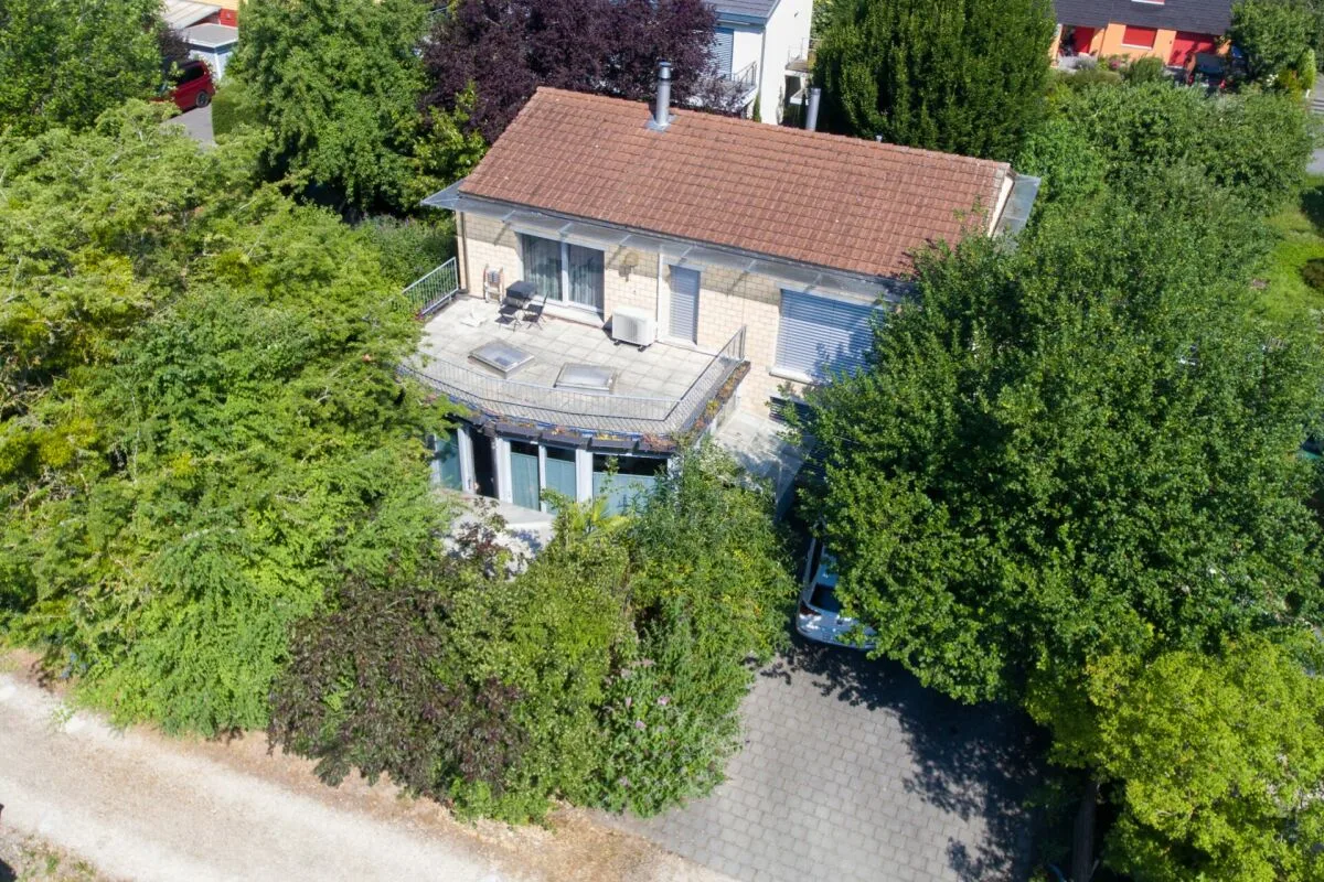 Bauland und charmantem Haus