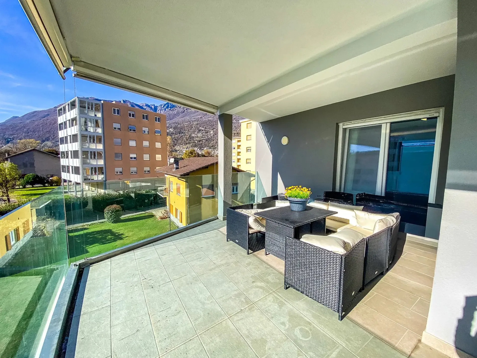 Moderno appartamento 4.5 locali con balcone e garage a Bellinzona
