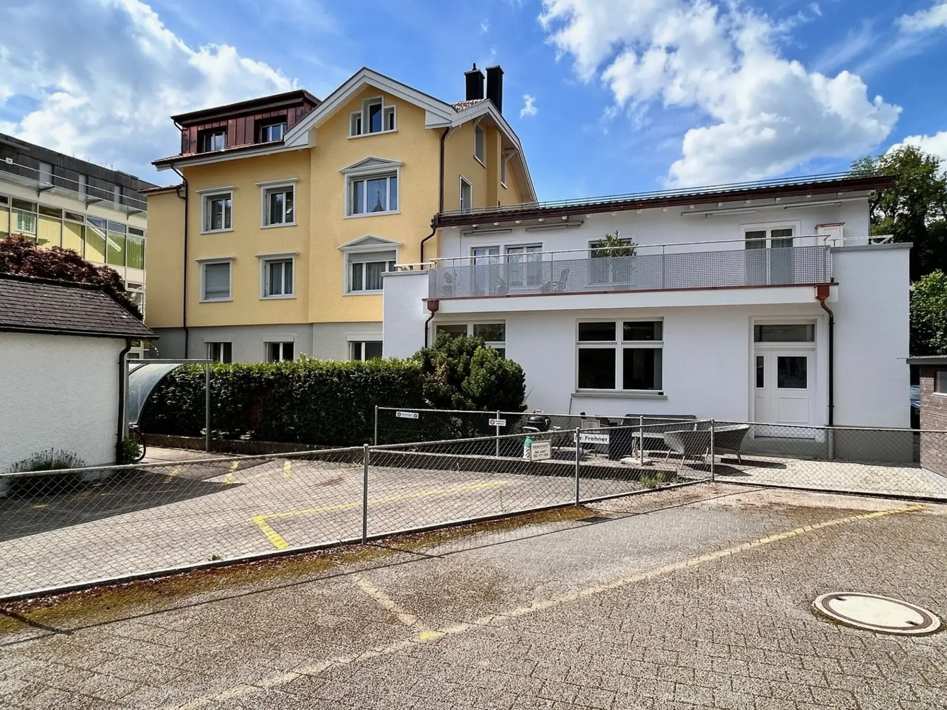 Grosszügige Gewerbeliegenschaft an attraktiver Lage – vielseitig nutzbar