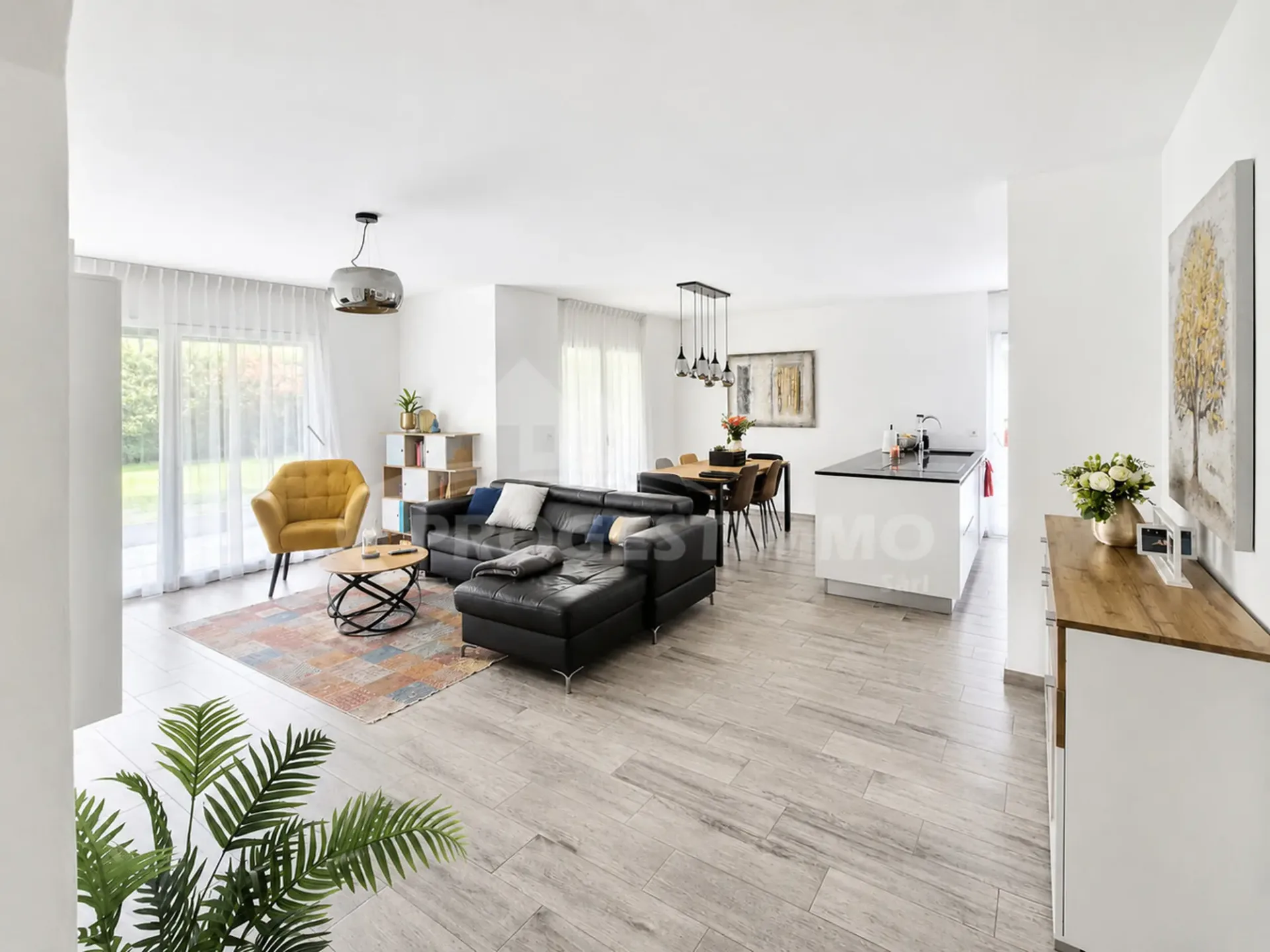 PRÄCHTIGES 5.5-ZIMMER-WOHNUNG MIT TERRASSE UND PRIVATGARTEN