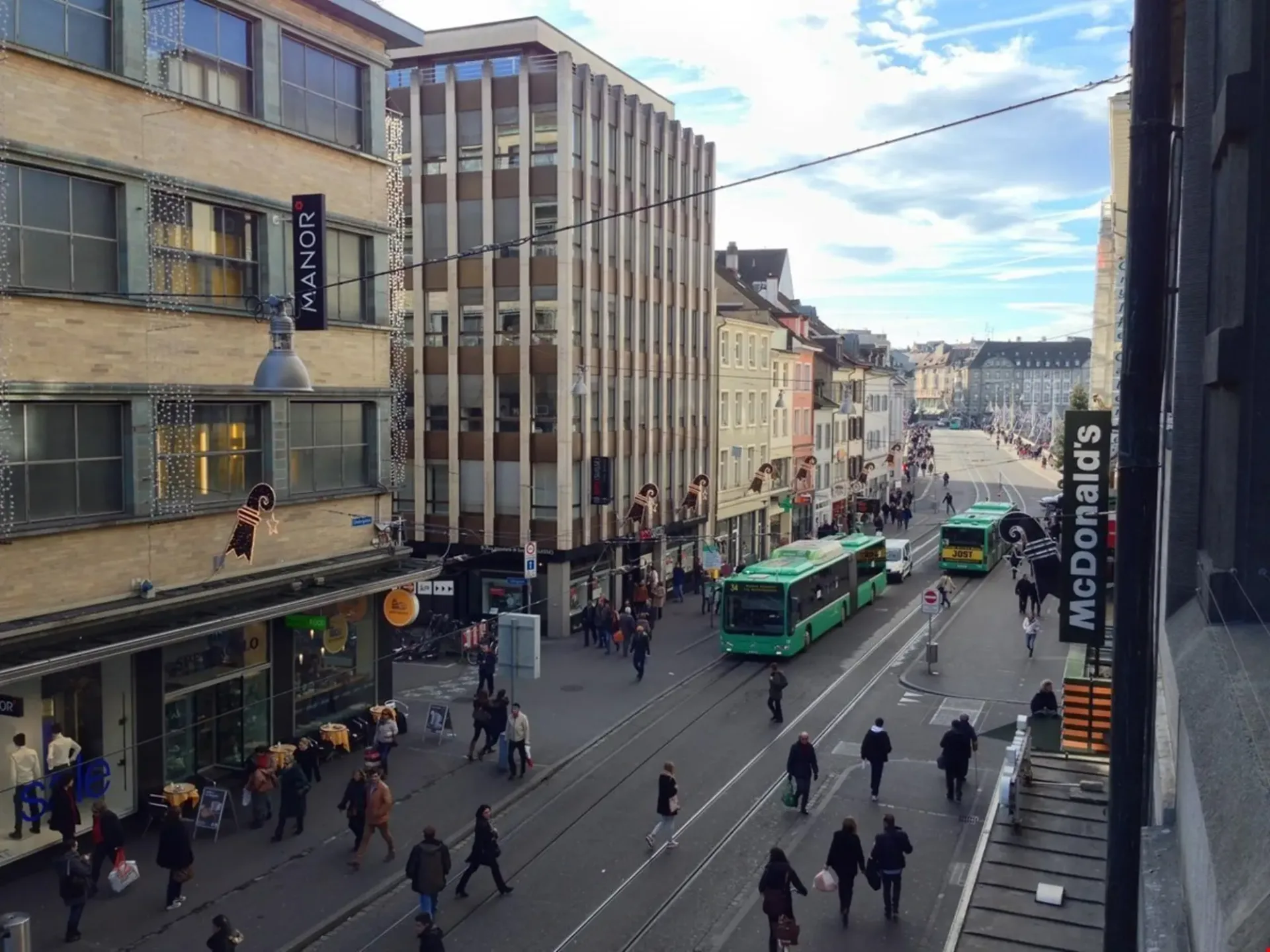 Charming 5-room old building apartment on Greifengasse in Basel