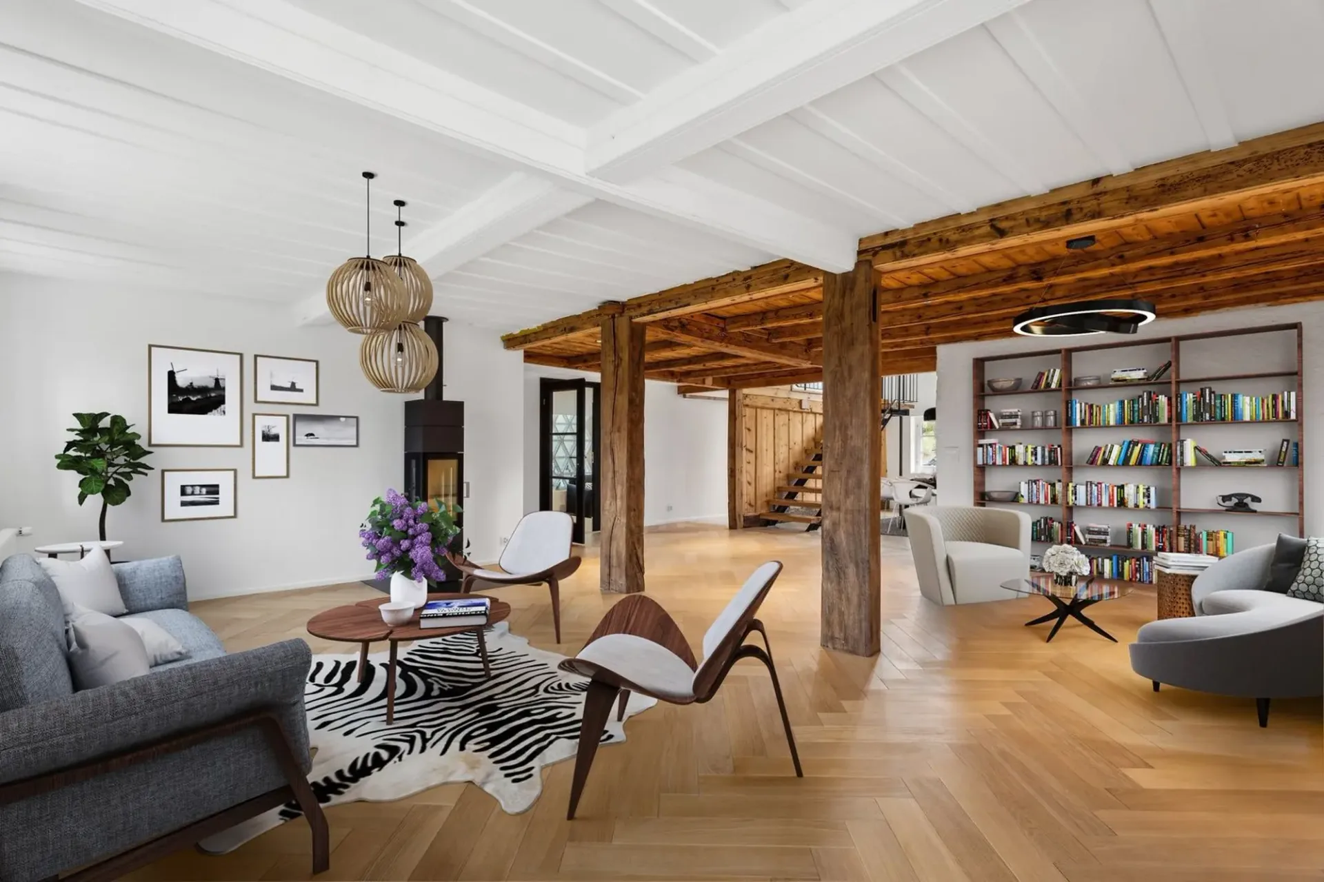 Prächtig renoviertes Bauernhaus mit Innenpool