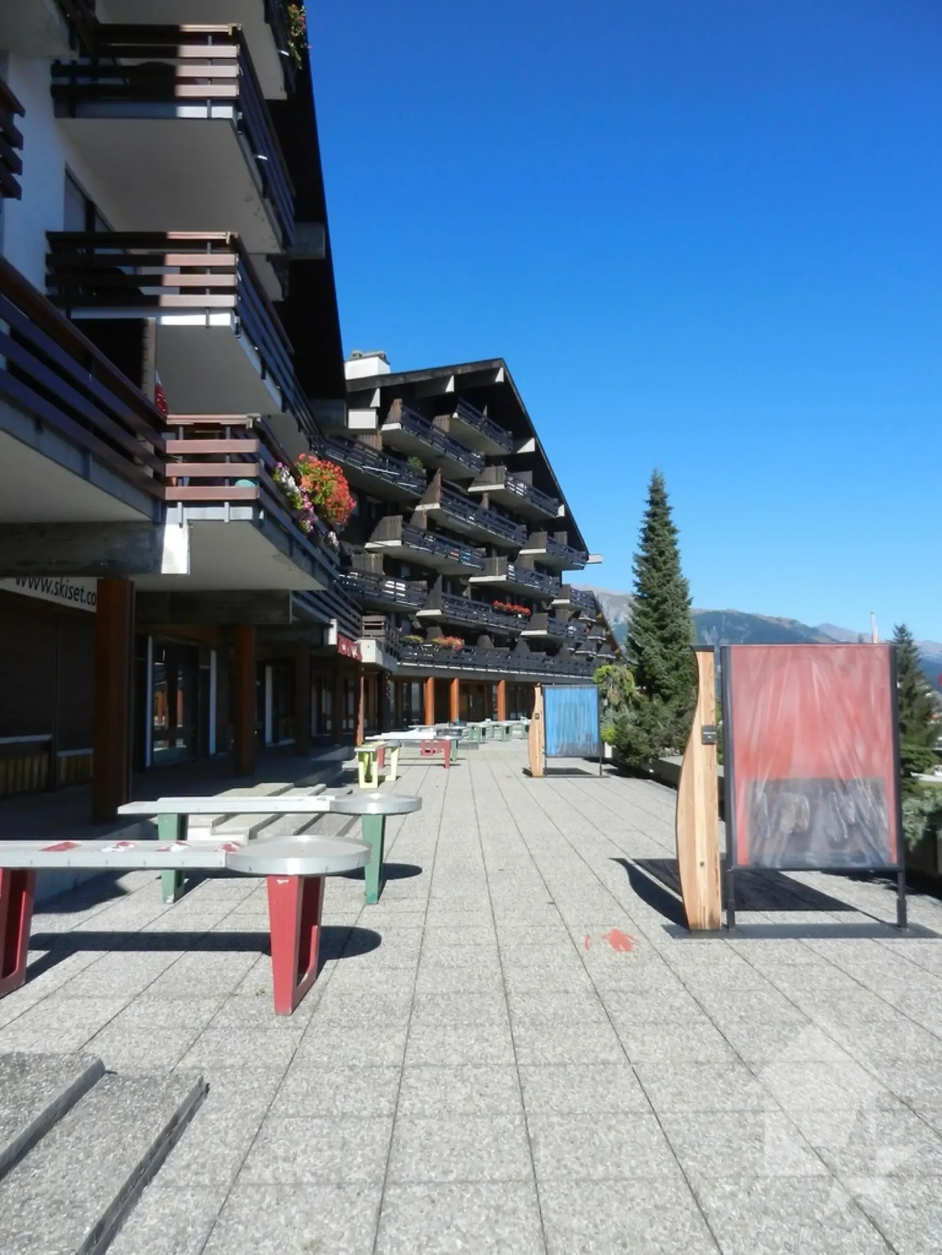 Verkaufsfläche auf dem Dorfplatz