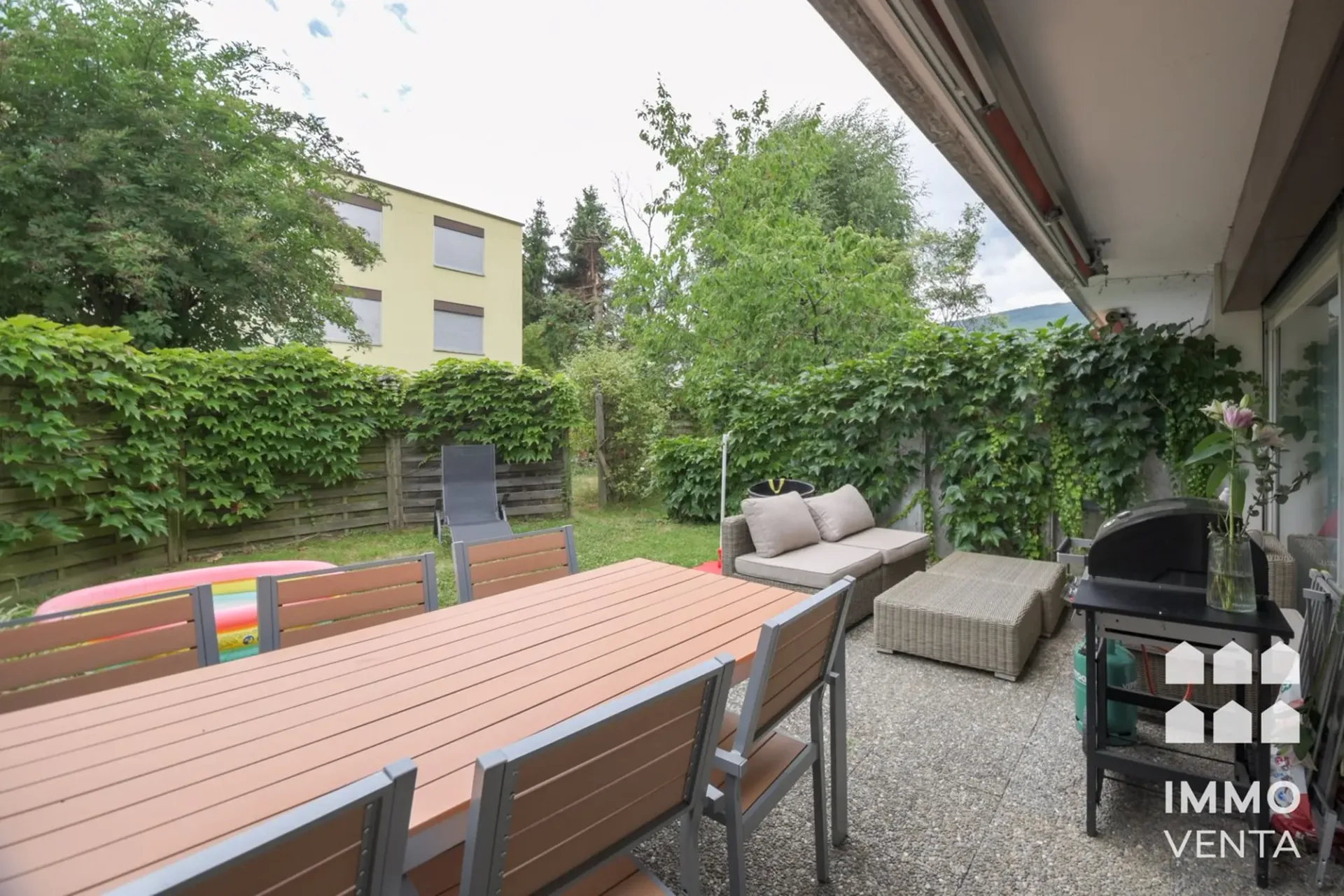 Duplex 3½ WHG im Grünen mit grosser Terrasse un Gartensitzplatz