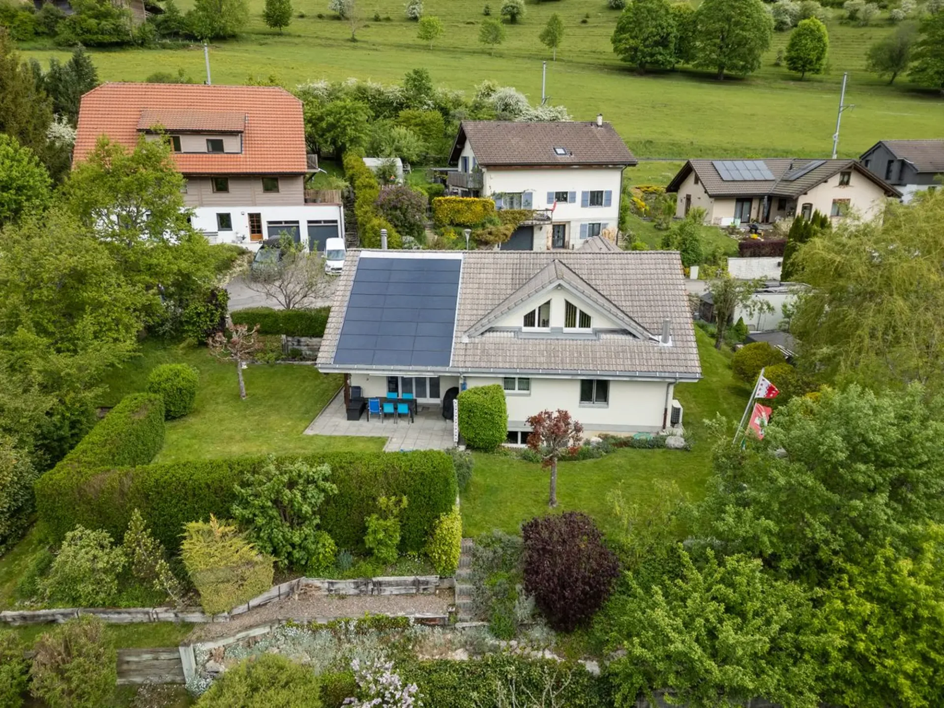 Einzigartiges Einfamilienhaus mit großem Garten und freier Sicht