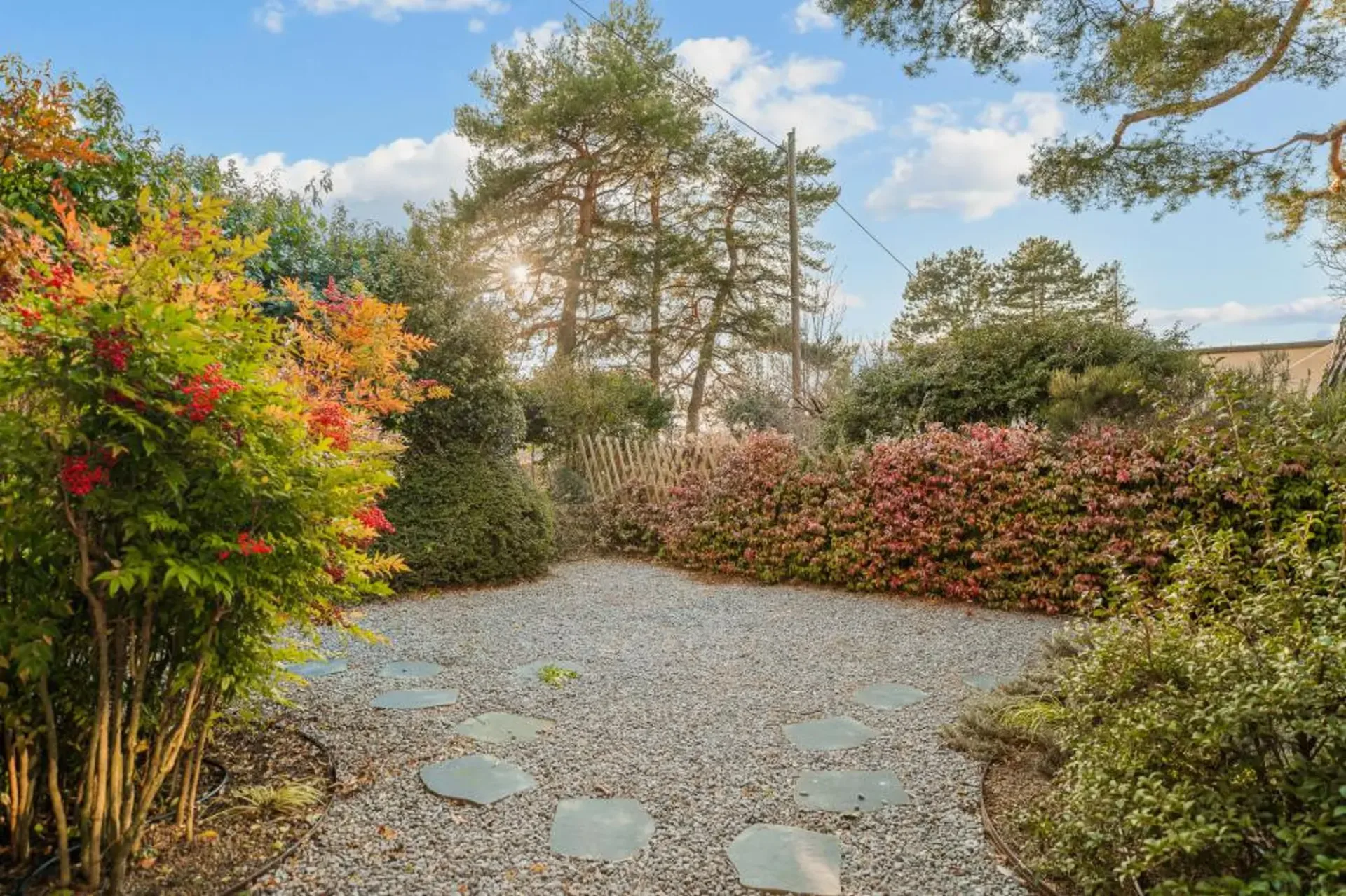 Schönes Stadthaus mit Garten und Pool im Herzen von Chailly