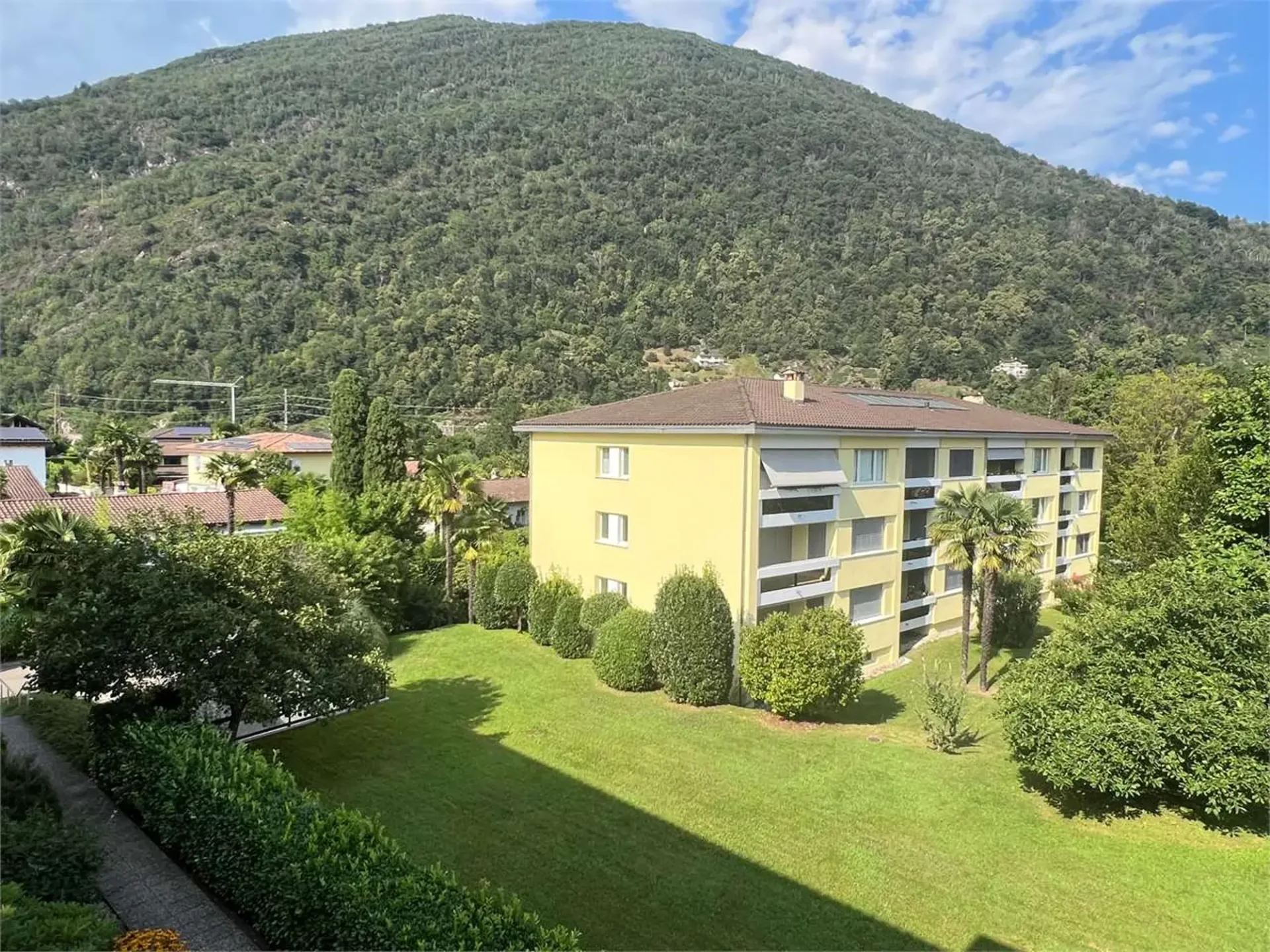 LOSONE - Attico 4.5 locali vicino al fiume
