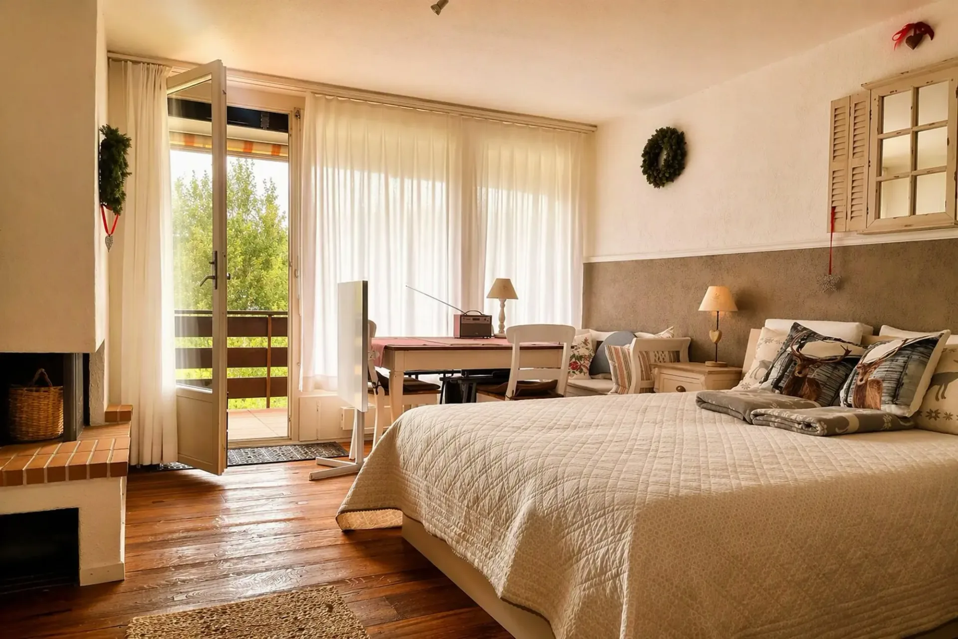 Möblierte und heimelige 1.5-Zimmerwohnung mit Balkon in Obersaxen