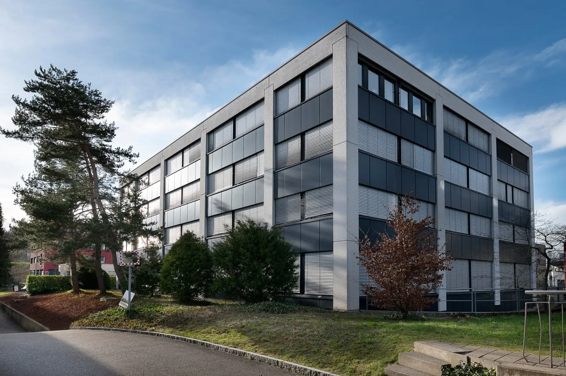 Helle und flexible Gewerbefläche mit 95 m² in Baden-Dättwil