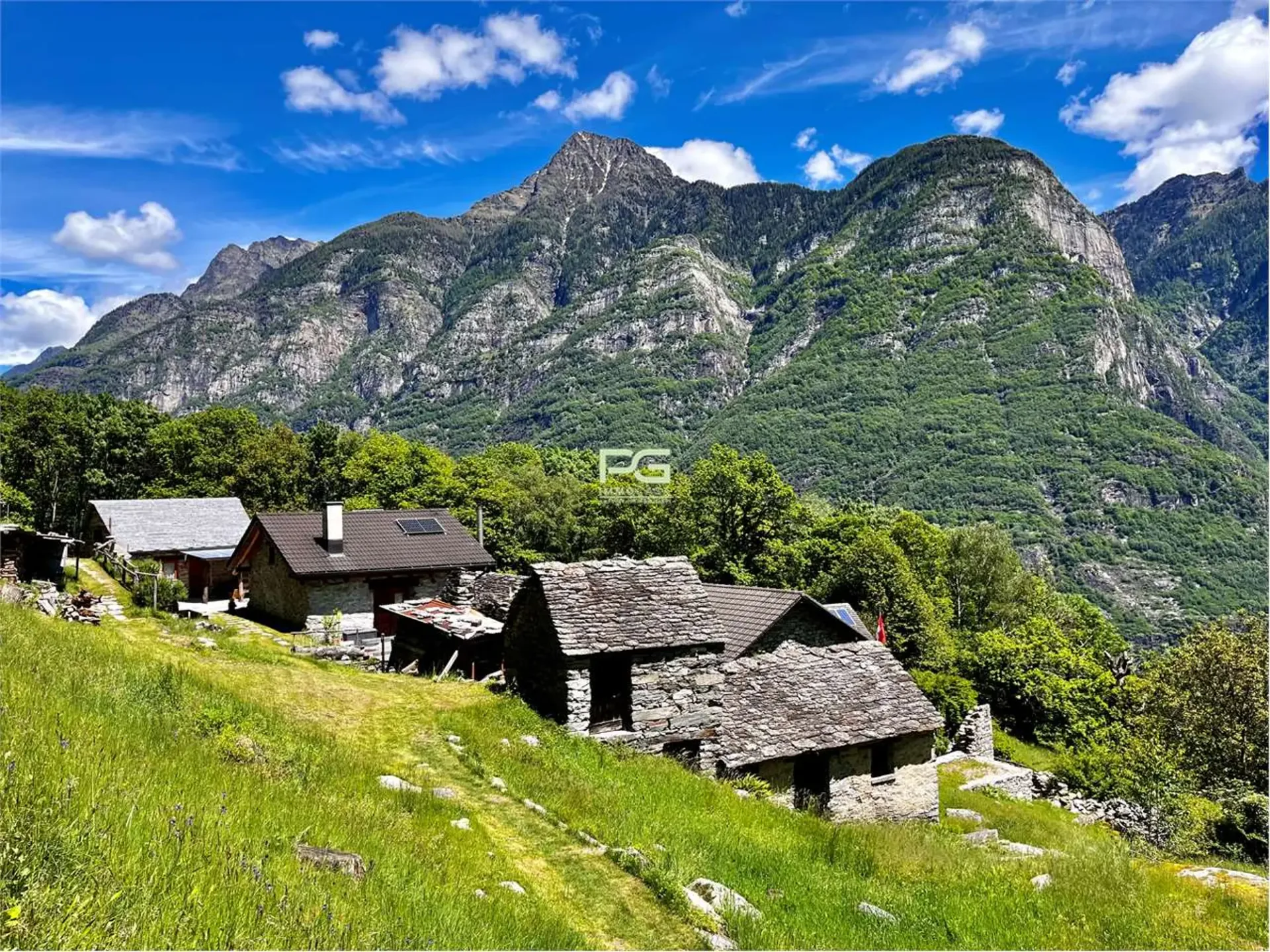 Monti di Lodrino - rustico in vendita