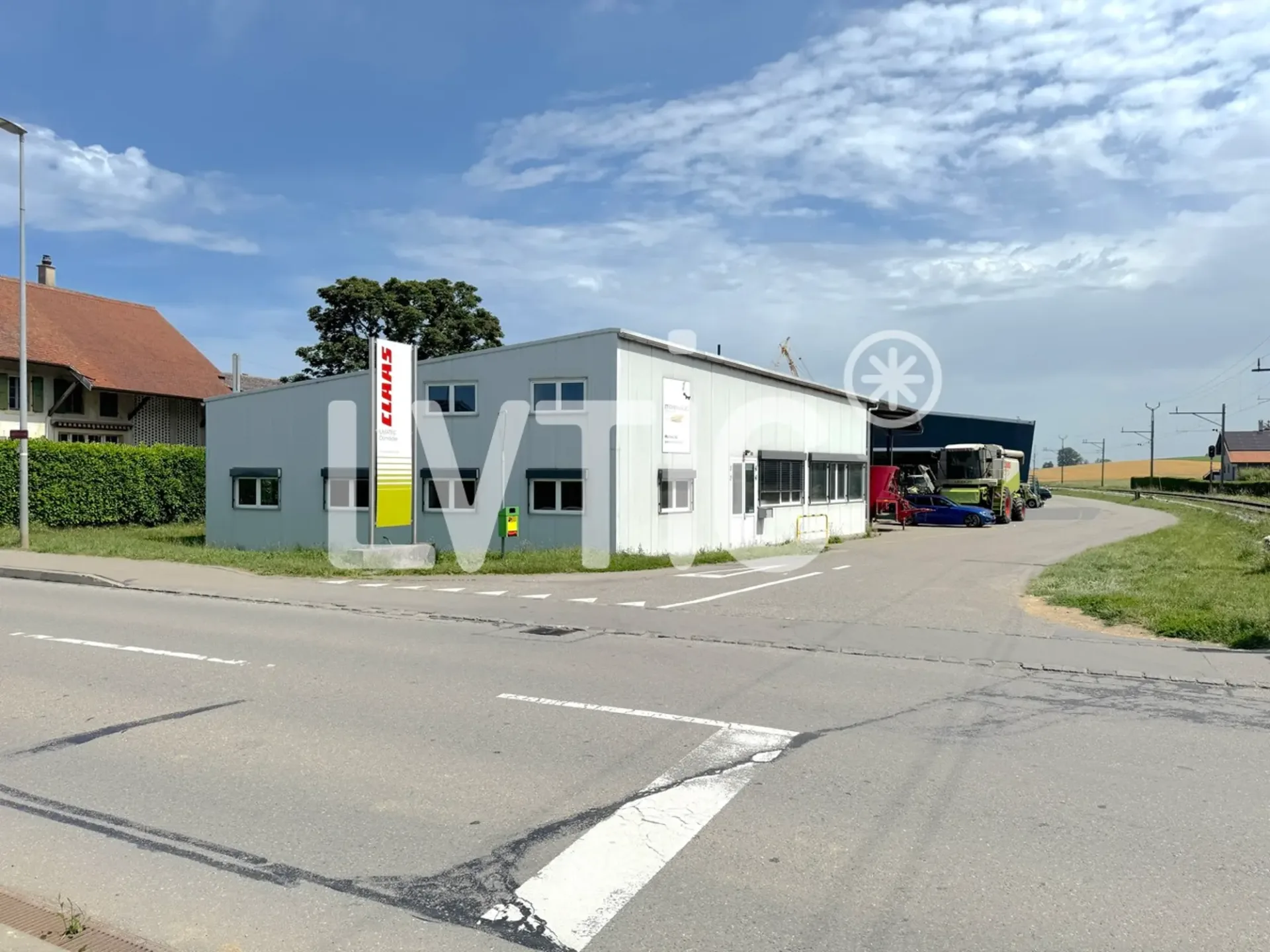 Kleines separates Gebäude, 286 m2 Werkstatt zu vermieten in Domdidier