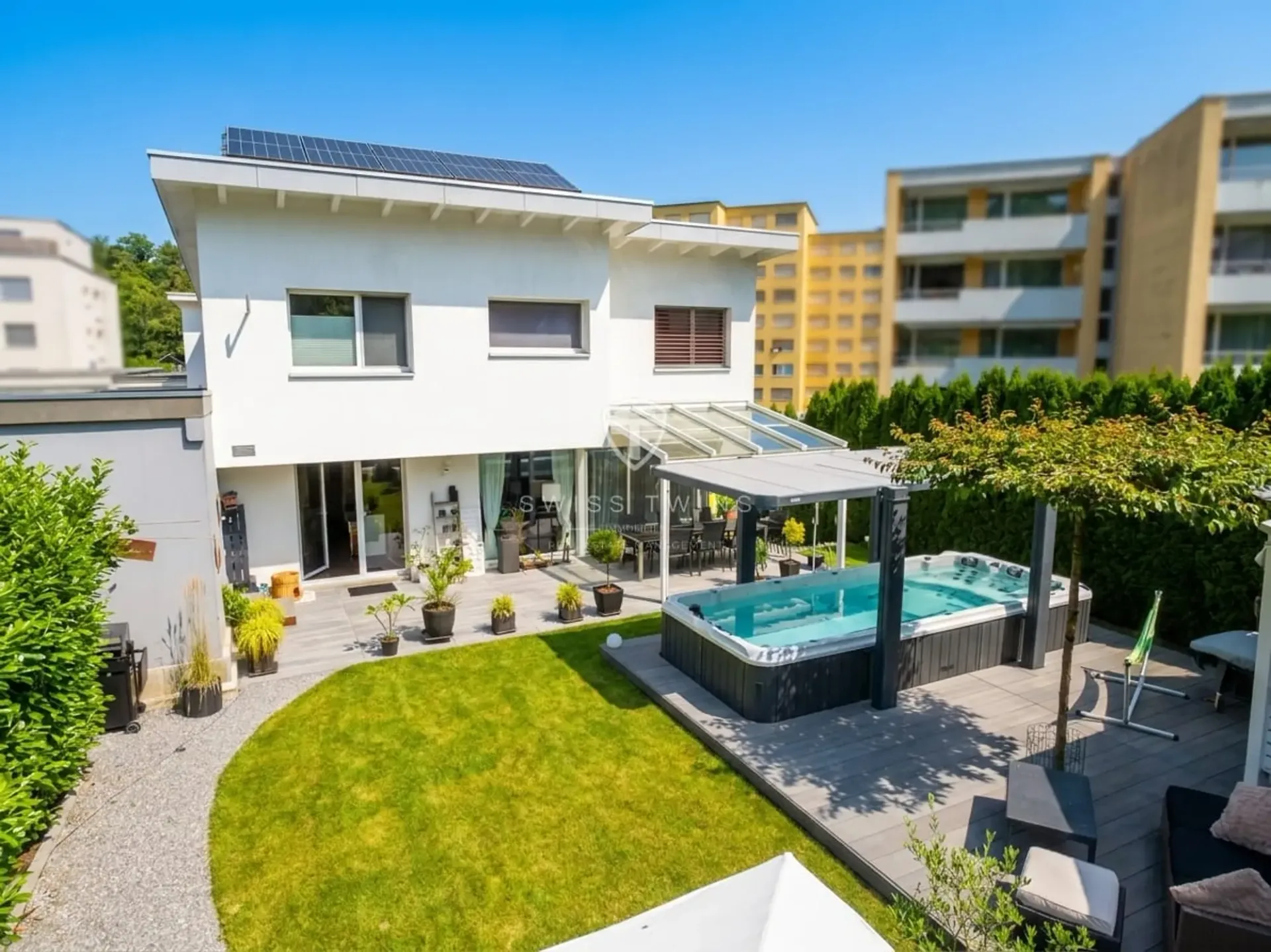 Modernes 6.5-Zimmer-Einfamilienhaus mit Wellnessoase in Emmenbrücke