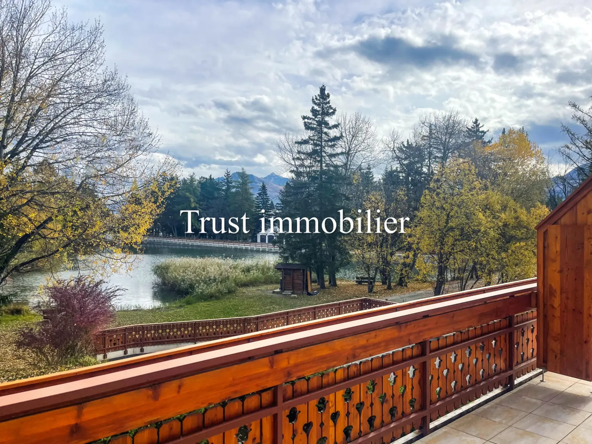 5003. Double appartement en RdC au centre de Crans