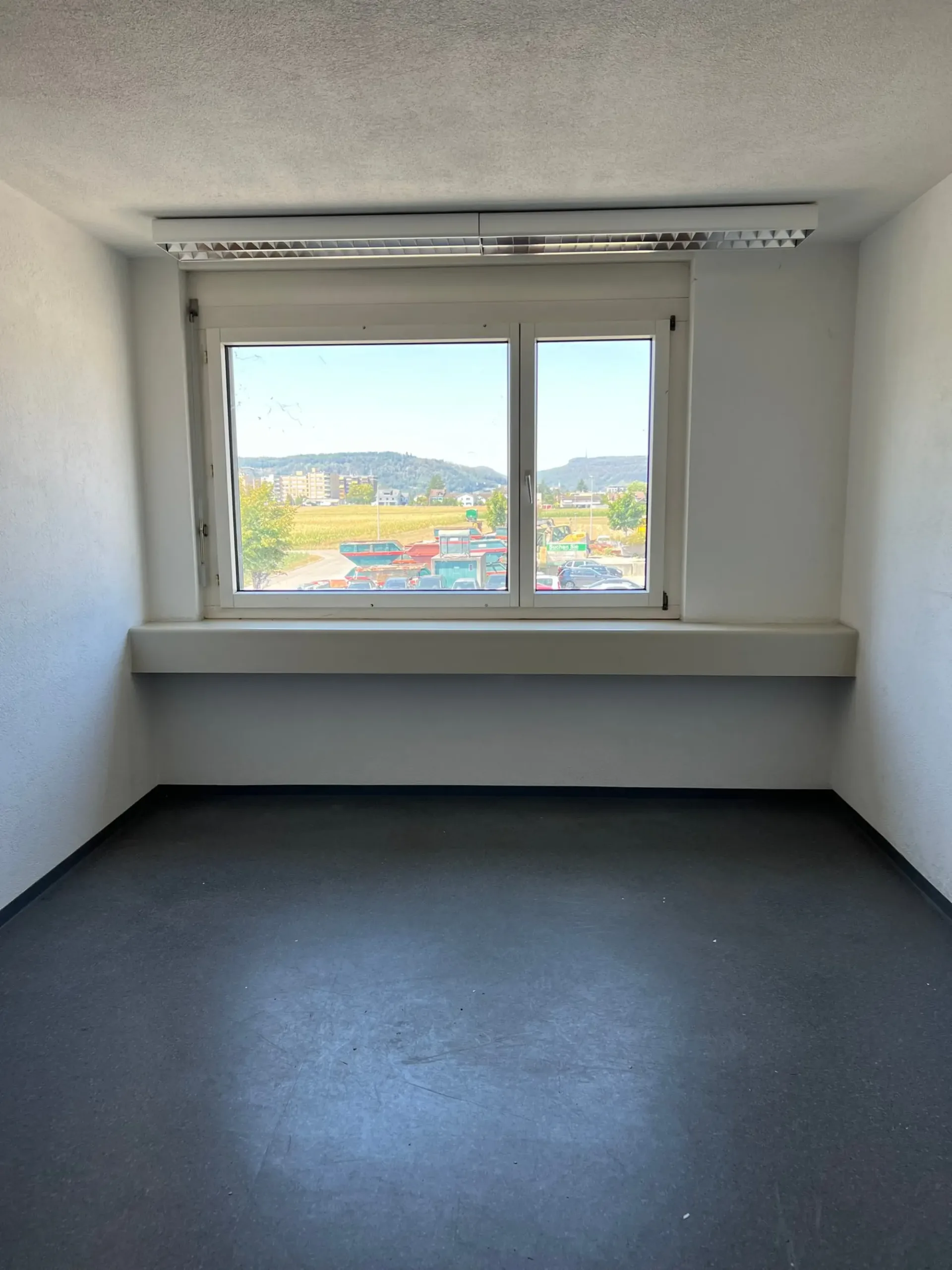 Spazio ufficio luminoso (16 m2) con vista panoramica