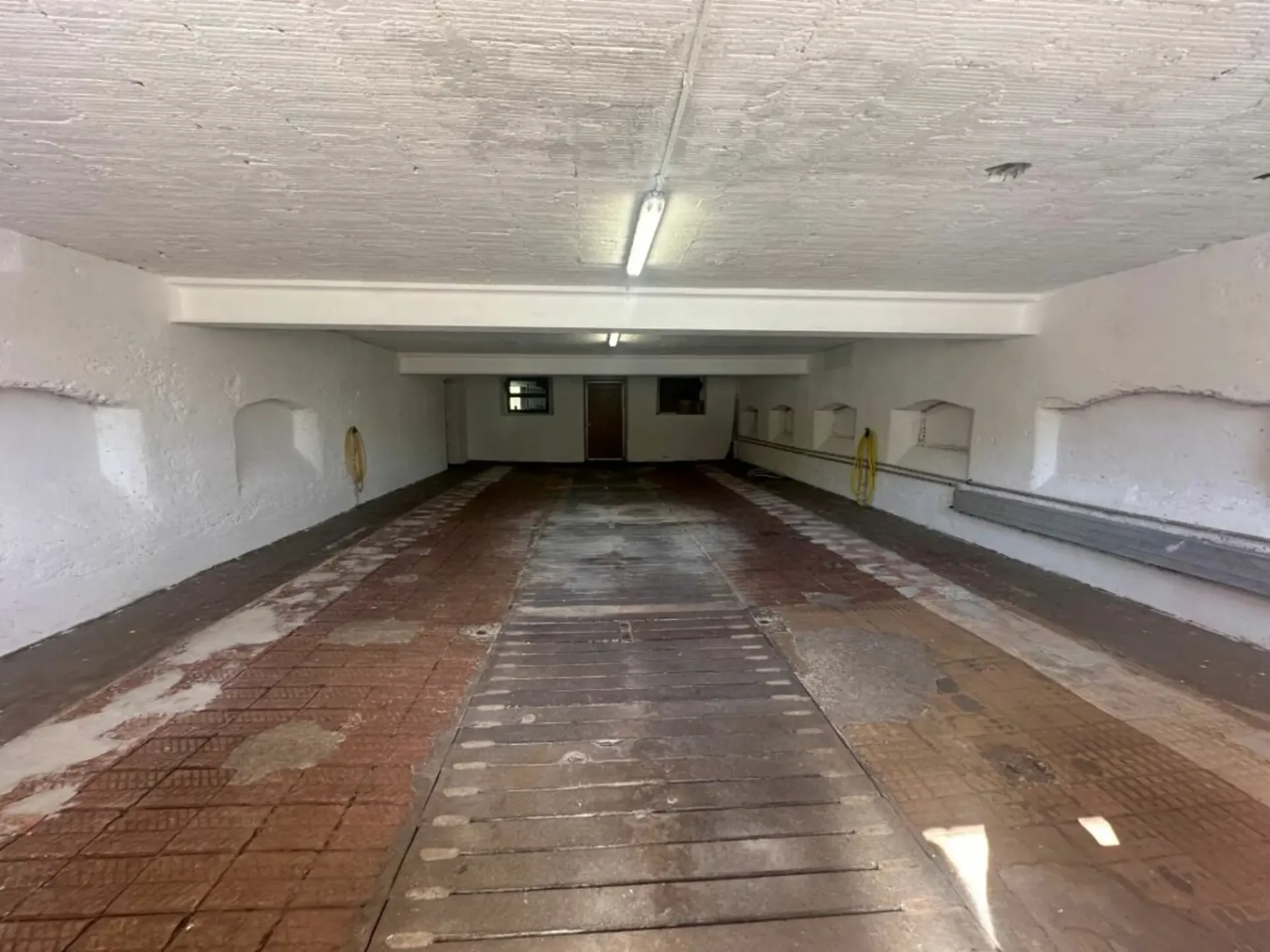 100 M2 WAREHOUSE SPACE FOR RENT
