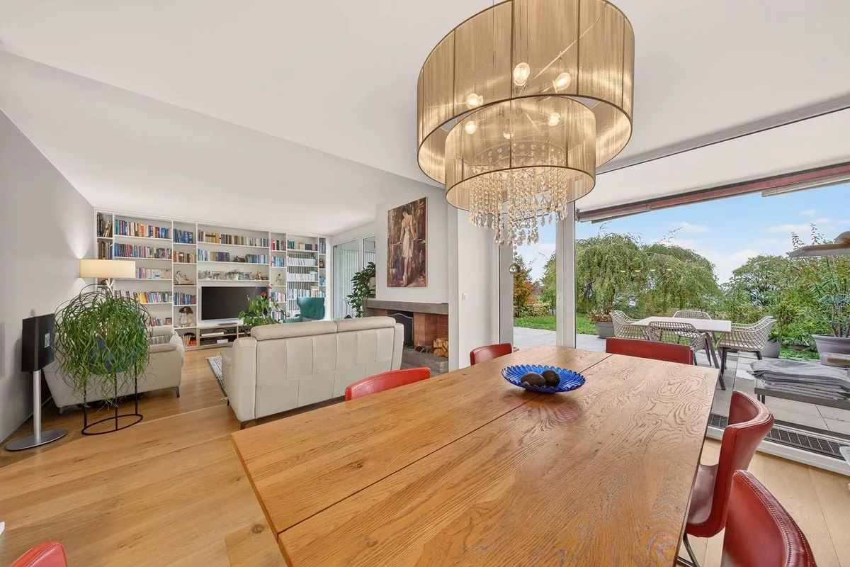 Rare duplex de 4.5 pièces:  esprit villa, jardin et vue lac