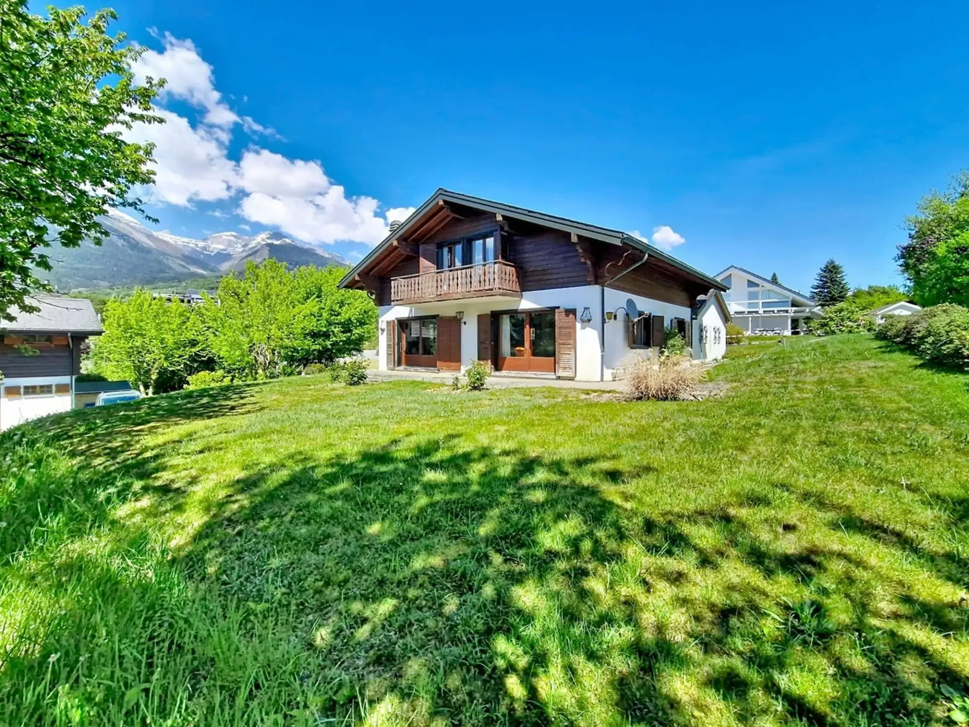 Grimisuat – 5.5-room villa of 255 m² on a 830 m² plot with garage and parking spaces