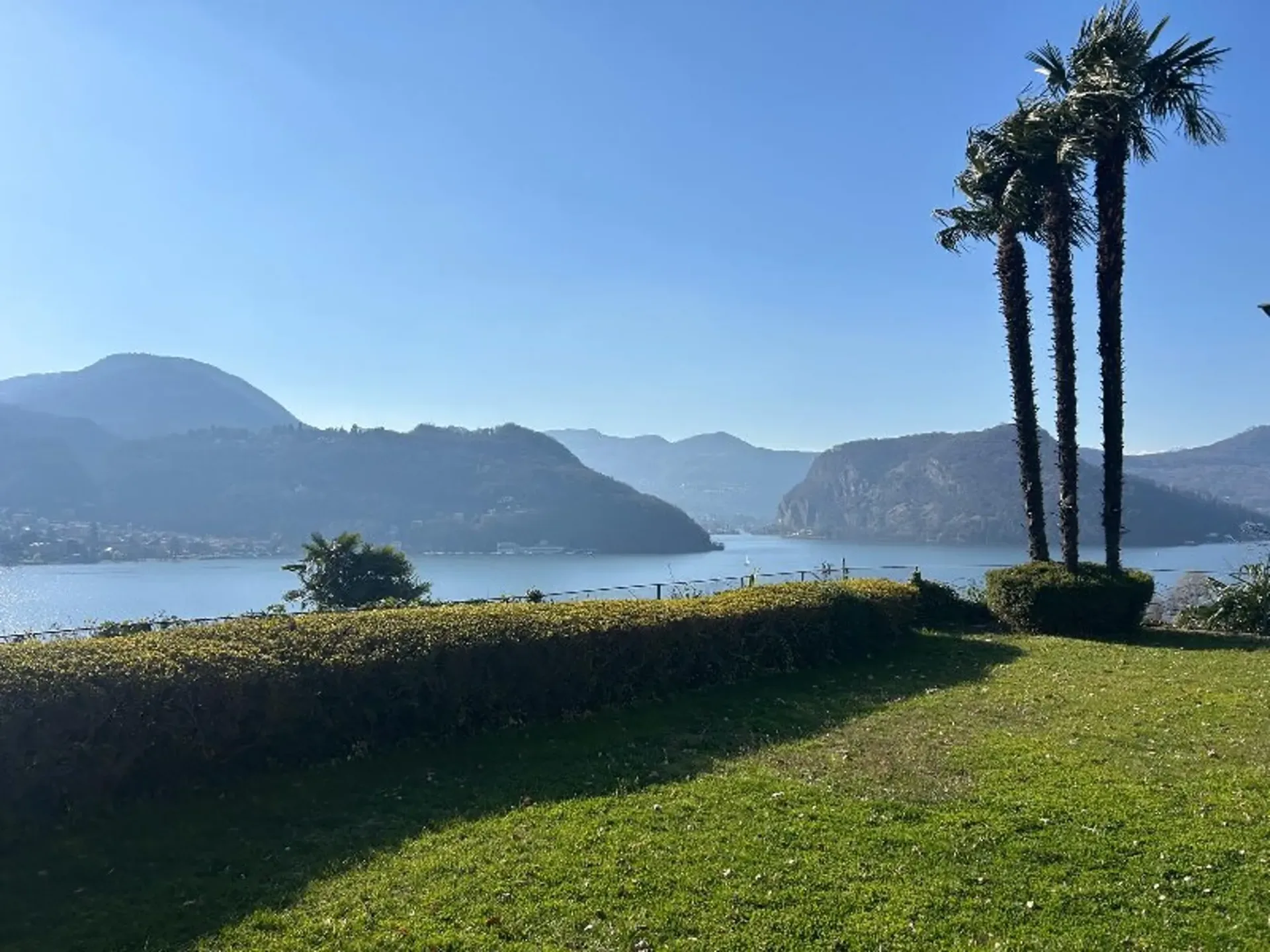 Villa mit Charme und offener Aussicht auf den Luganer See