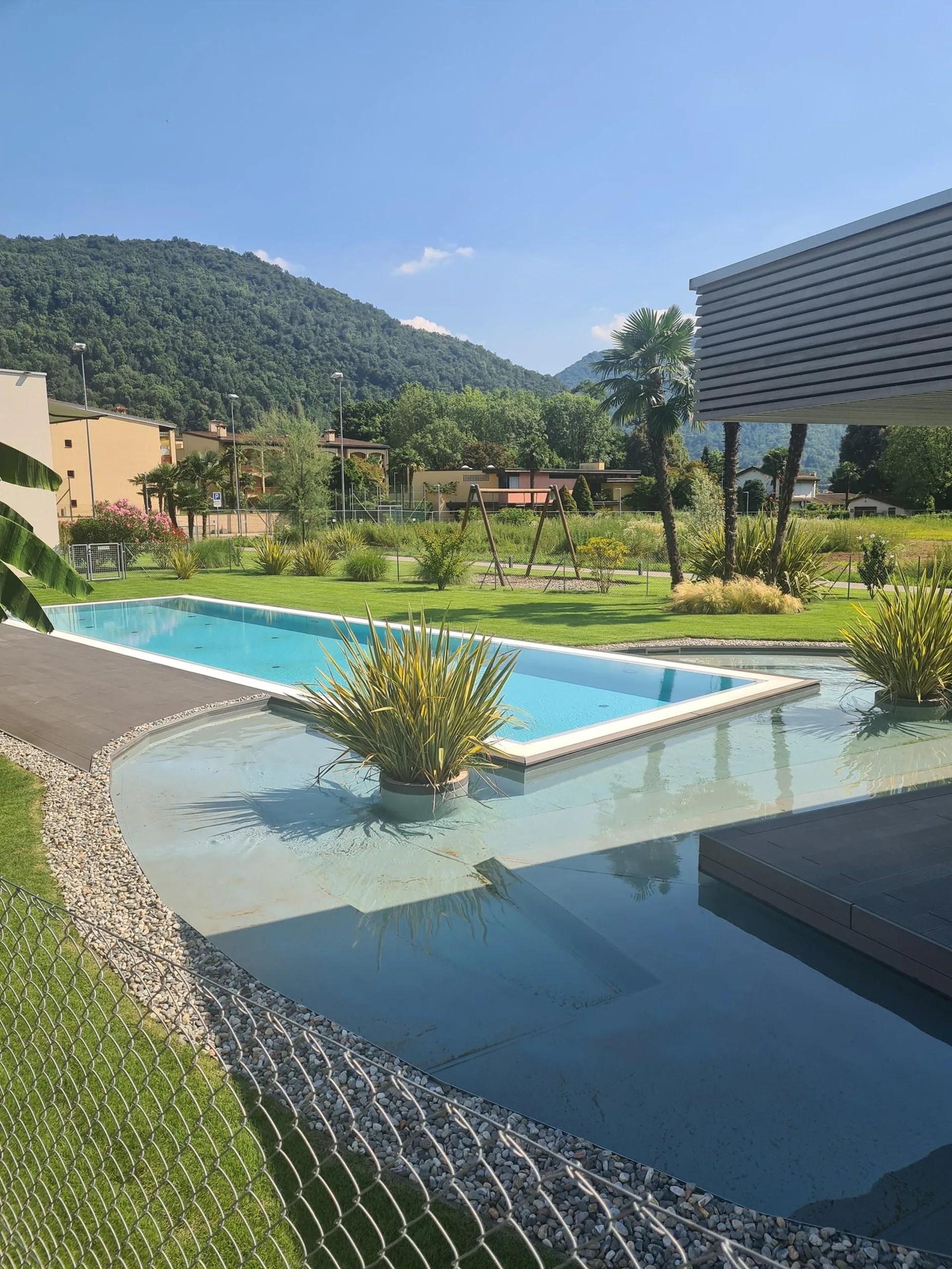 Modern house with pool in Caslano - available immediately