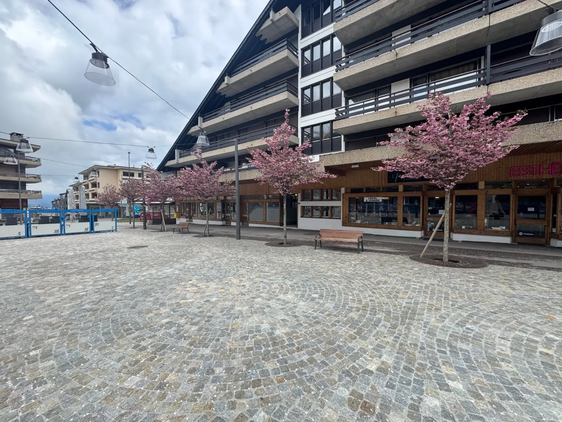 Charmanter Einzelhandelsraum im Herzen von Montana, Crans-Montana