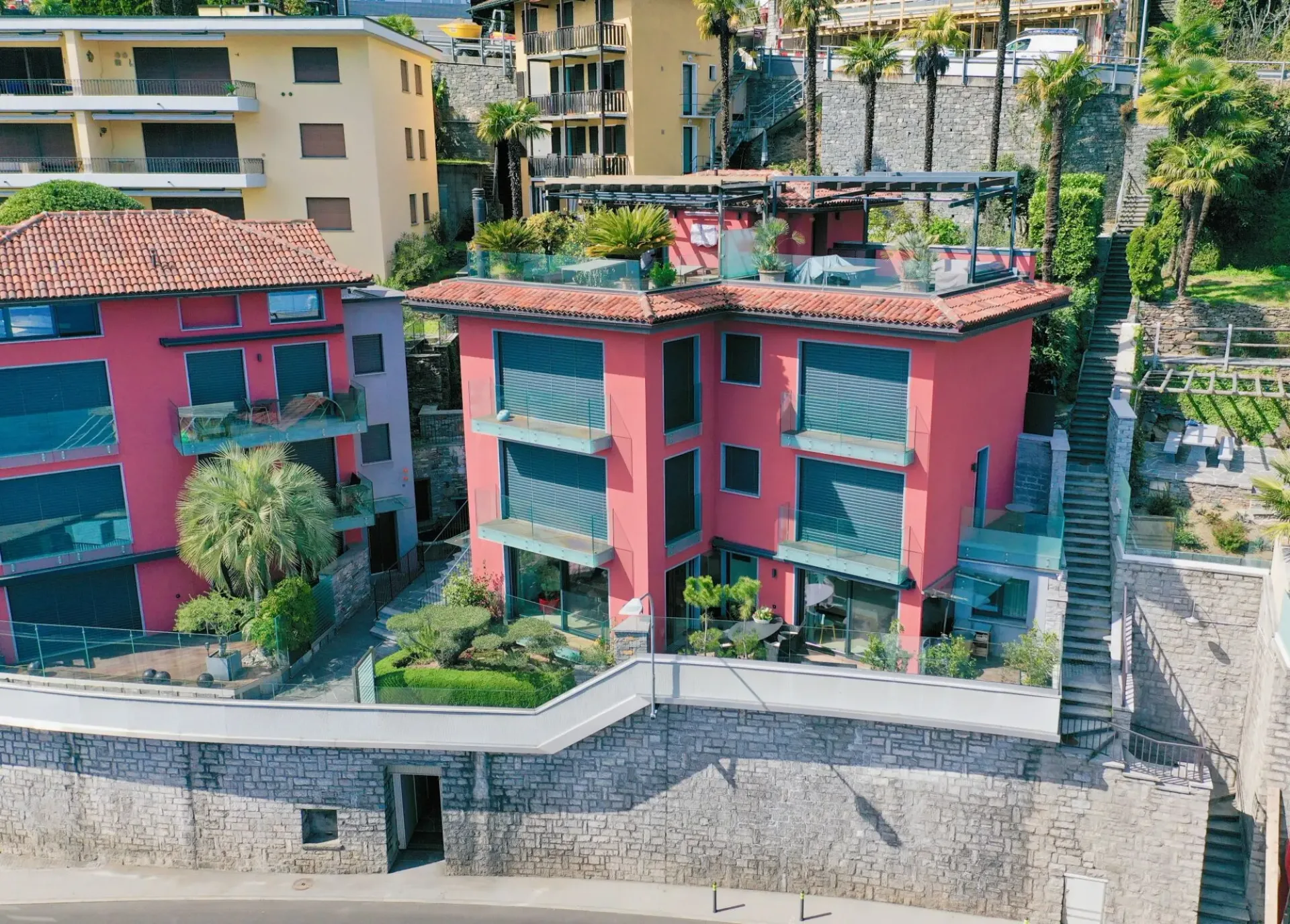 Luxuriöse 2,5 Zimmerwohnung in direkter Seenähe