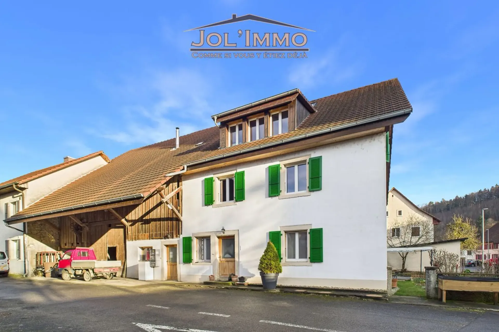 Petit immeuble rénové - 3 appartements à Vendlincourt
