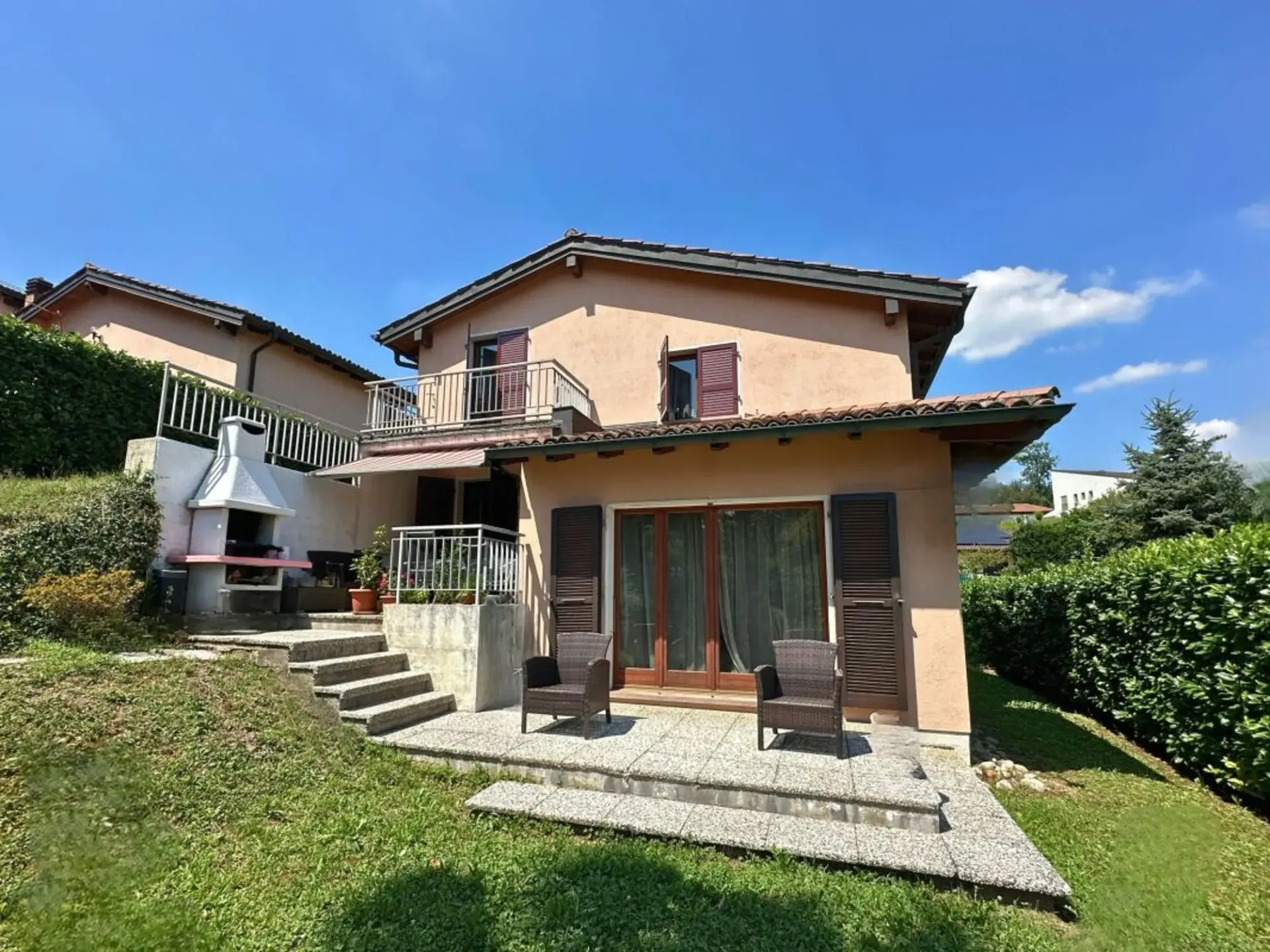 Einfamilienhaus im Grünen in Stabio
