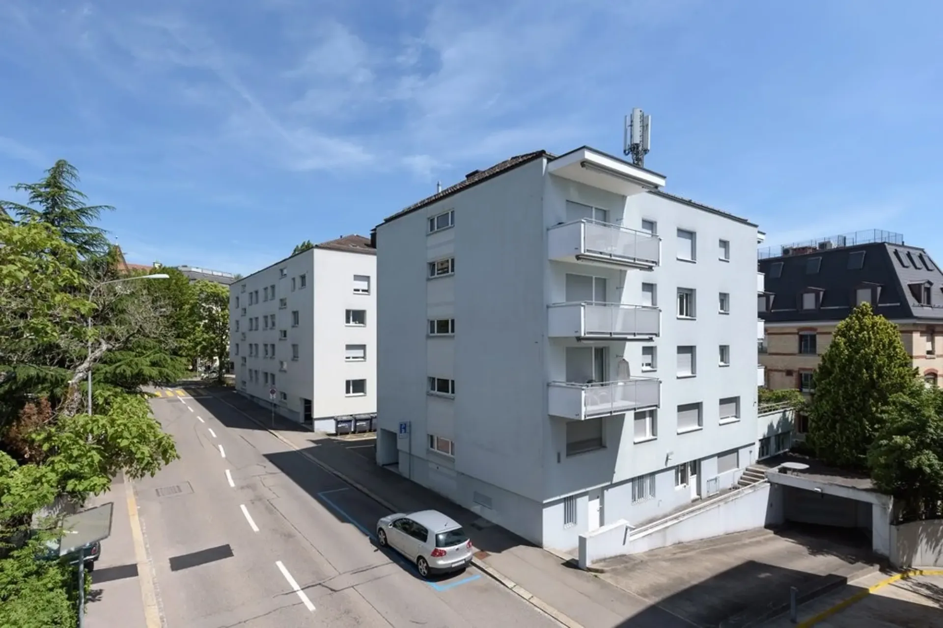 Parking space for rent in underground garage - Zurich District 7