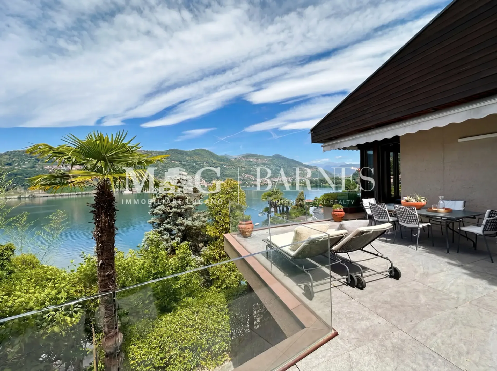 Montagnola, Collina d'Oro: Villa Vista Lago con Darsena Privata