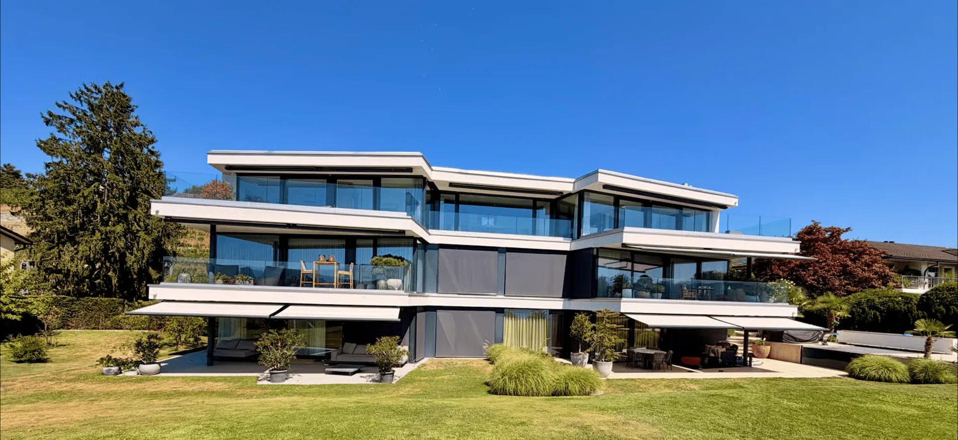 LUXURY LIVING — PENTHOUSE DER SUPERLATIVE — FERIENSTIMMUNG AM REBBERG - GRANDIOSE 360° PANORAMASICHT