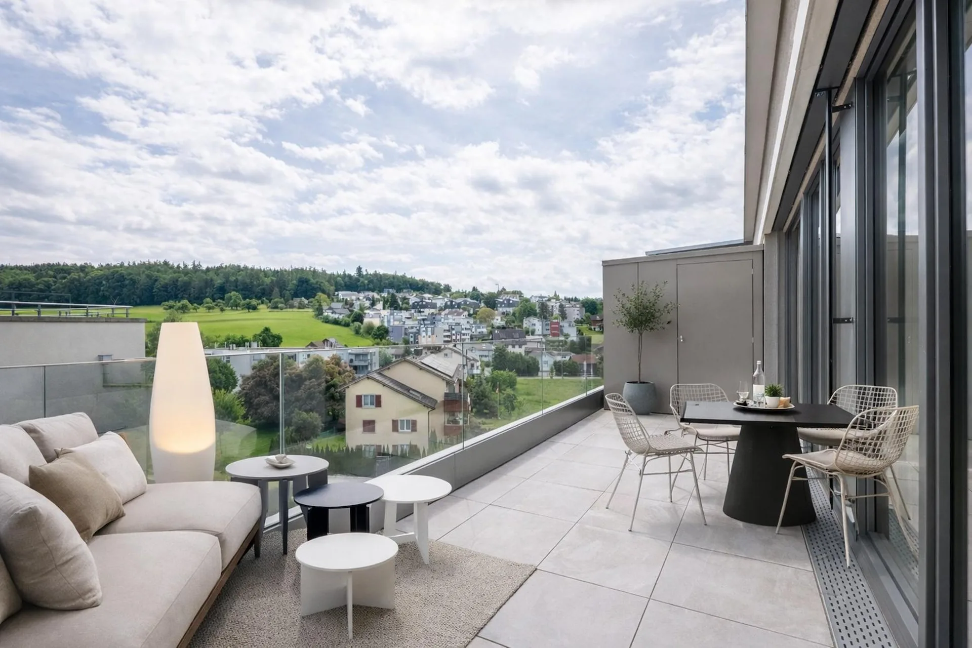 Exklusive Neubau-Attikawohnung im Erstbezug mit zwei Terrassen