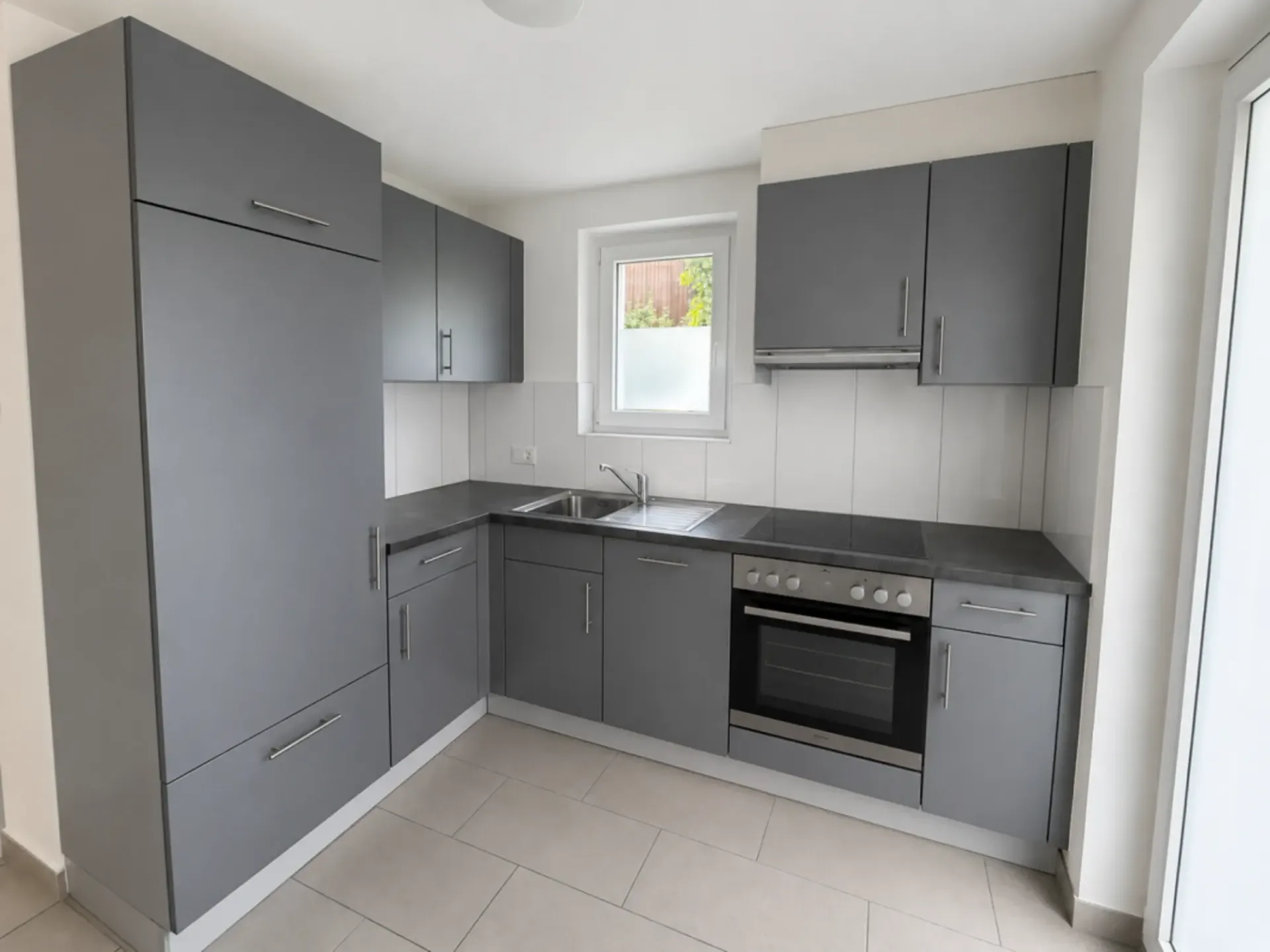 Schönes Apartment mit 2.5 Zimmern im 1. Stock mit Balkon in Tavannes