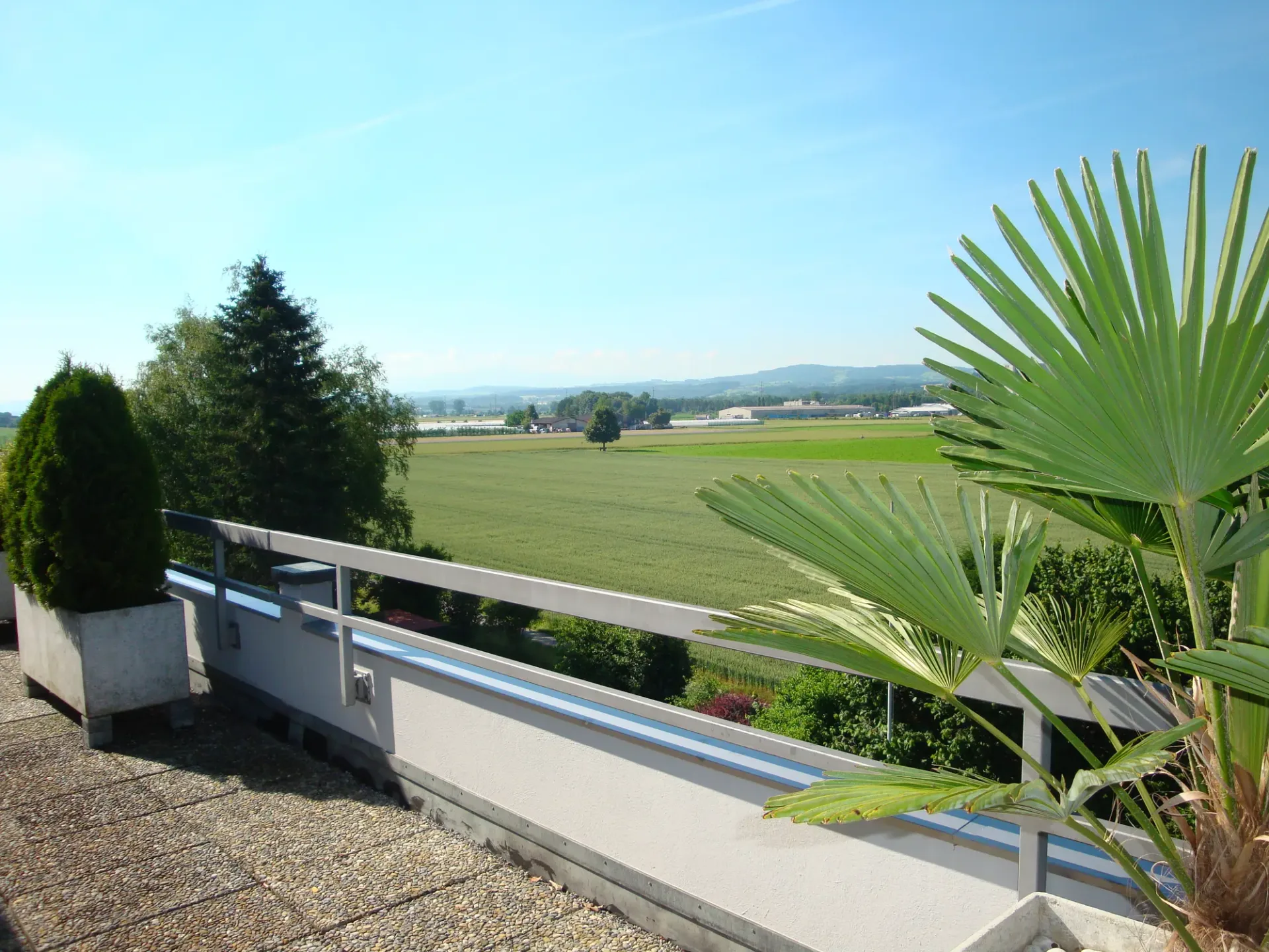 Attikawohnung mit grosser Dachterrasse und traumhafter Weitsicht