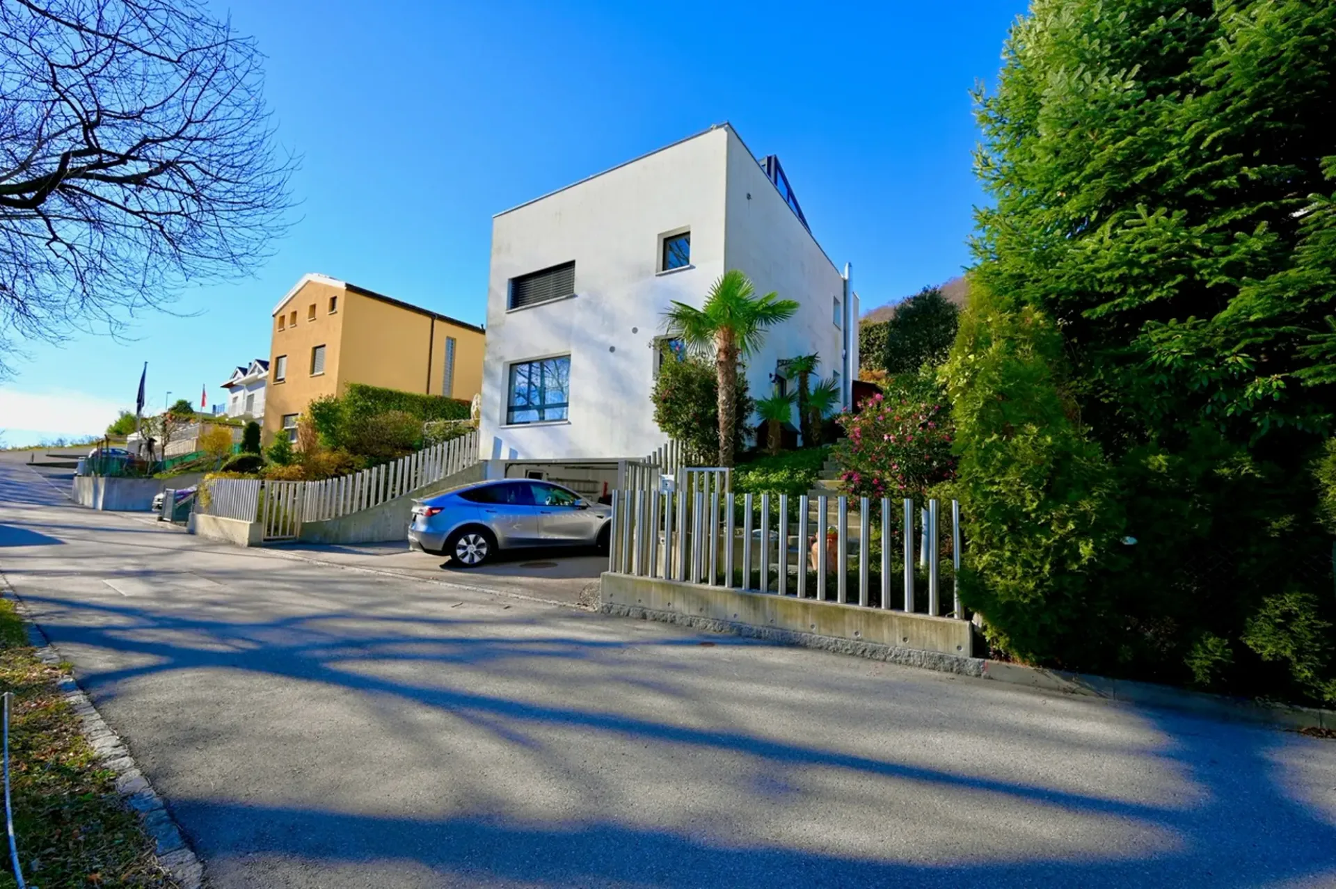 Villa Moderna con Piscina Riscaldata ad Agra - Collina d'Oro