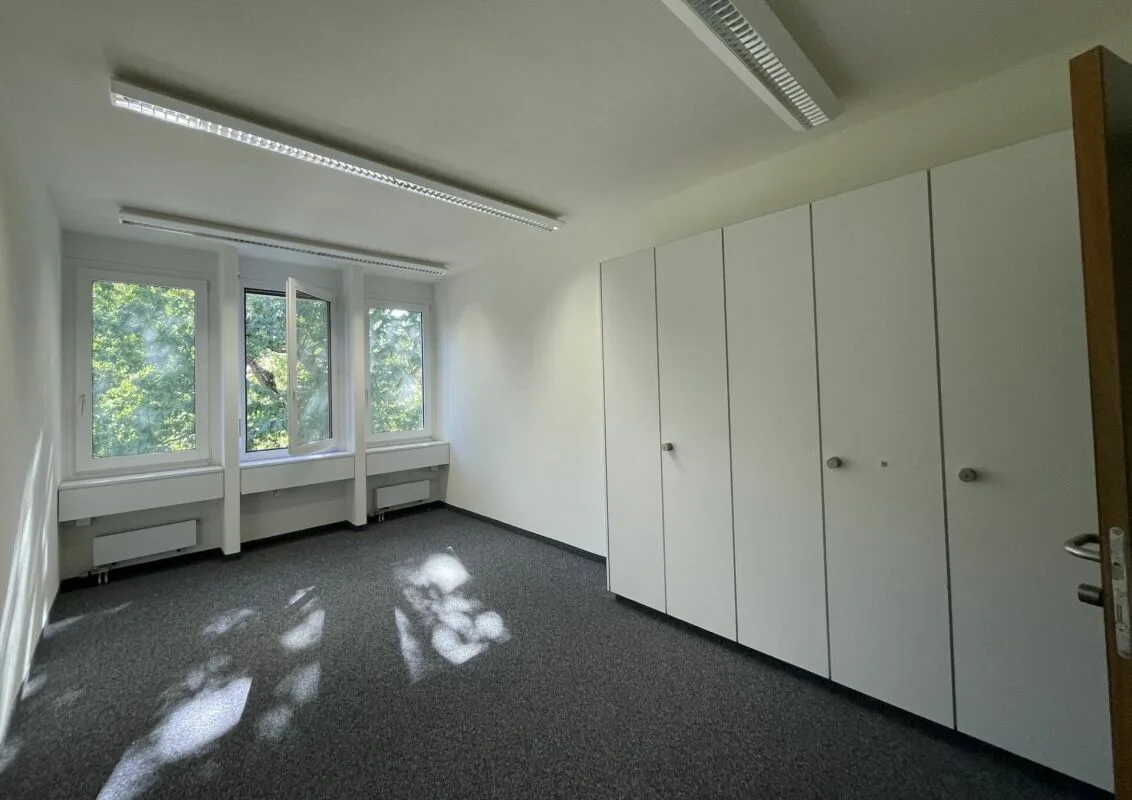 Bureaux dans un environnement calme 17 - 58 m²