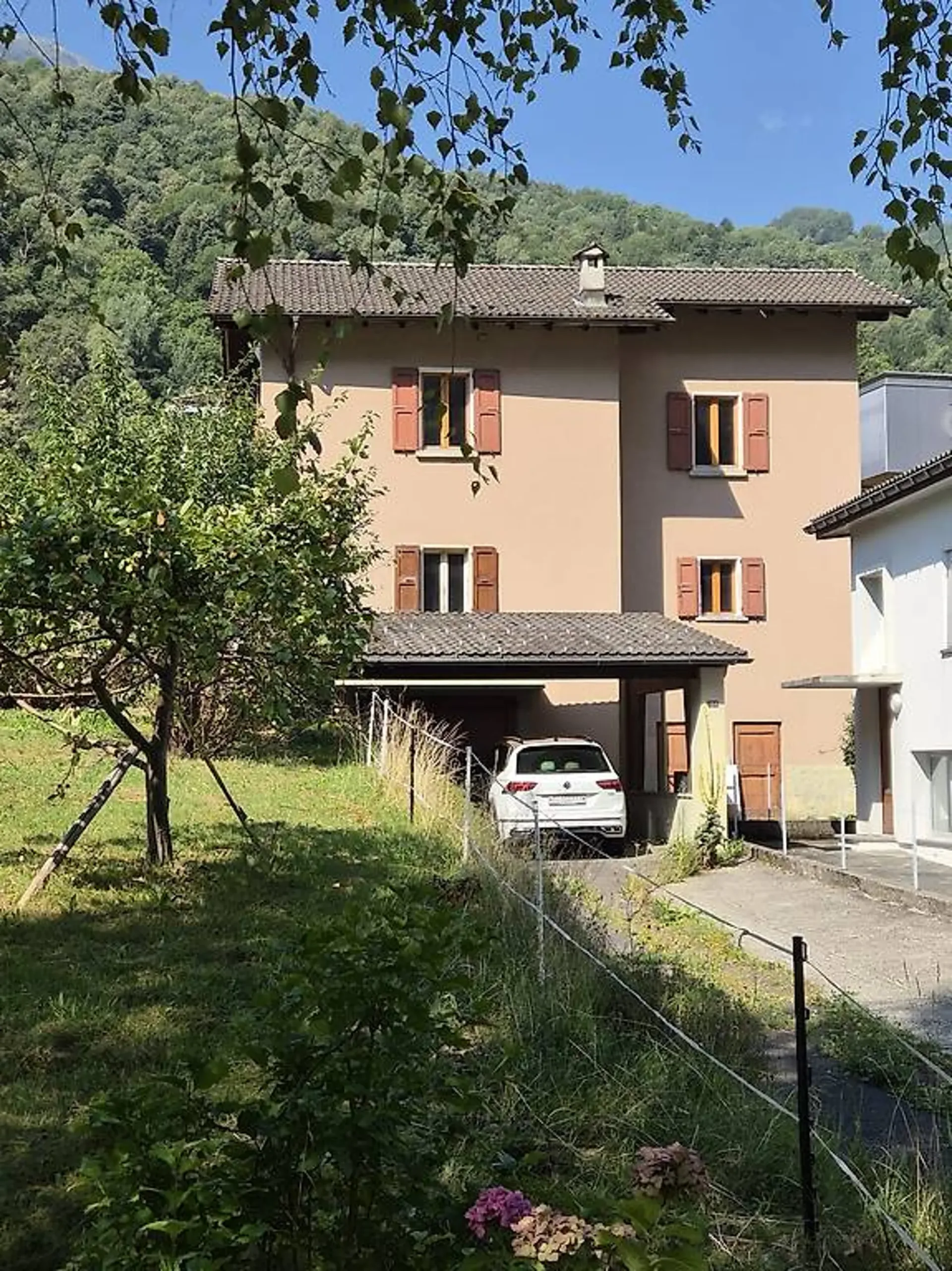 Acquarossa - Haus mit 7 Räumen und großem Grundstück