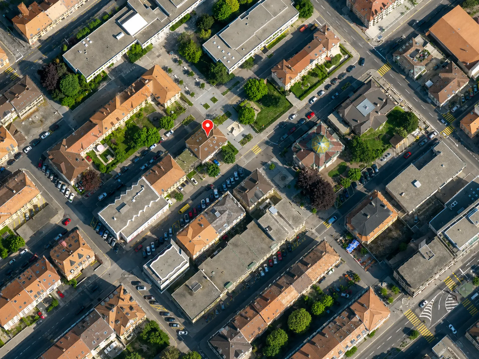 Fünf-Zimmer-Wohnung und eine Parkplatz