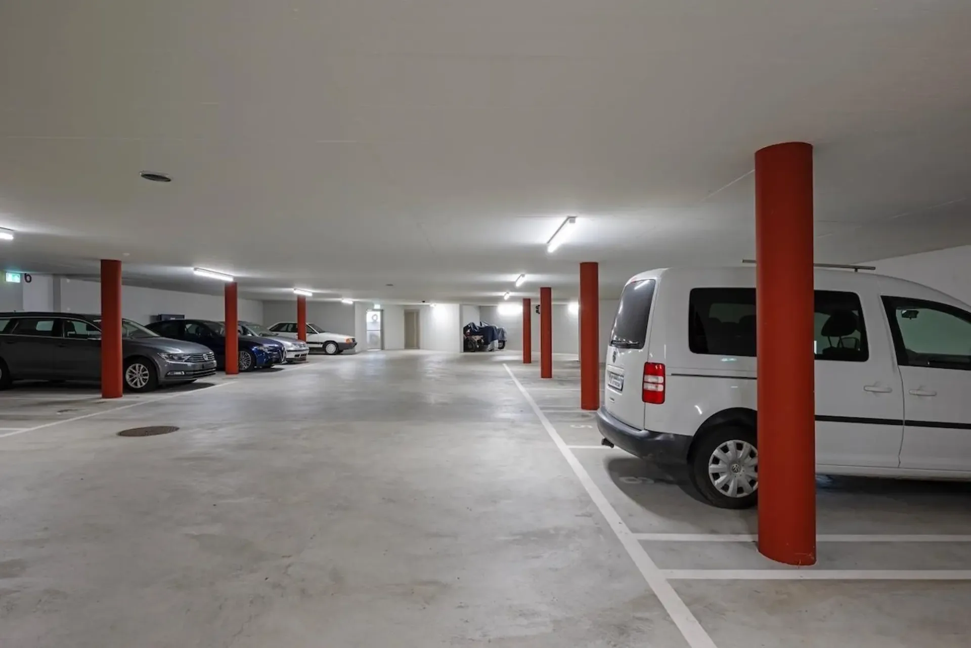 Posto auto a Dürrenäsch – disponibile immediatamente