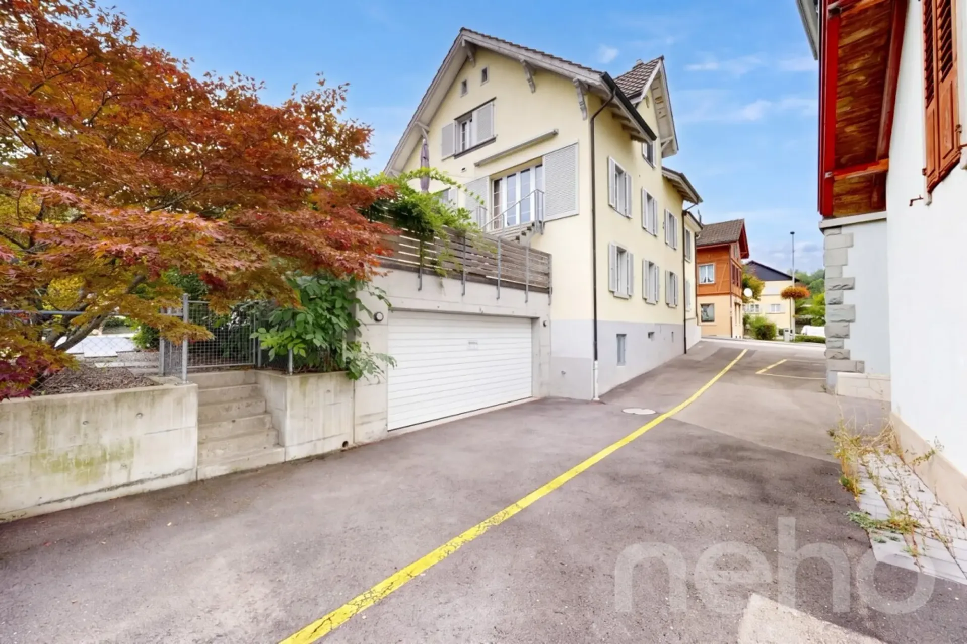 Freistehendes 4.5-Zimmer-Haus mit Geschäftslokal in Langnau am Albis