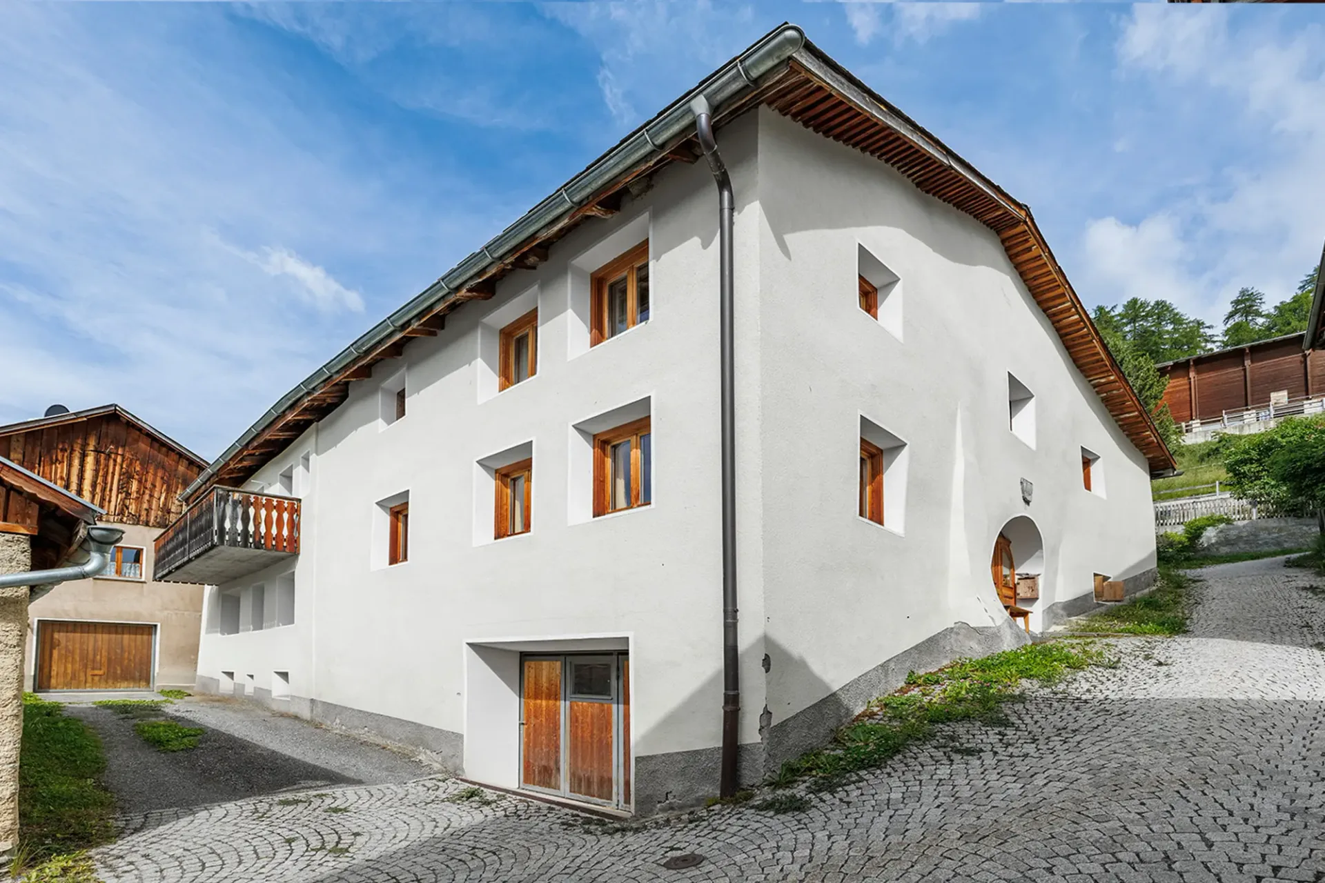 Maison engadine spacieuse avec potentiel dans un emplacement calme