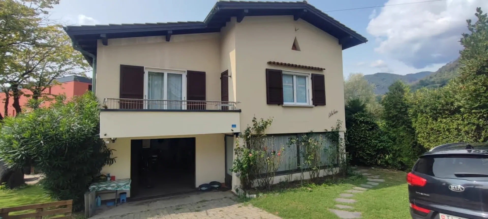 Einzigartiges Einfamilienhaus in Vacallo – 4,5 Zimmer mit Garten