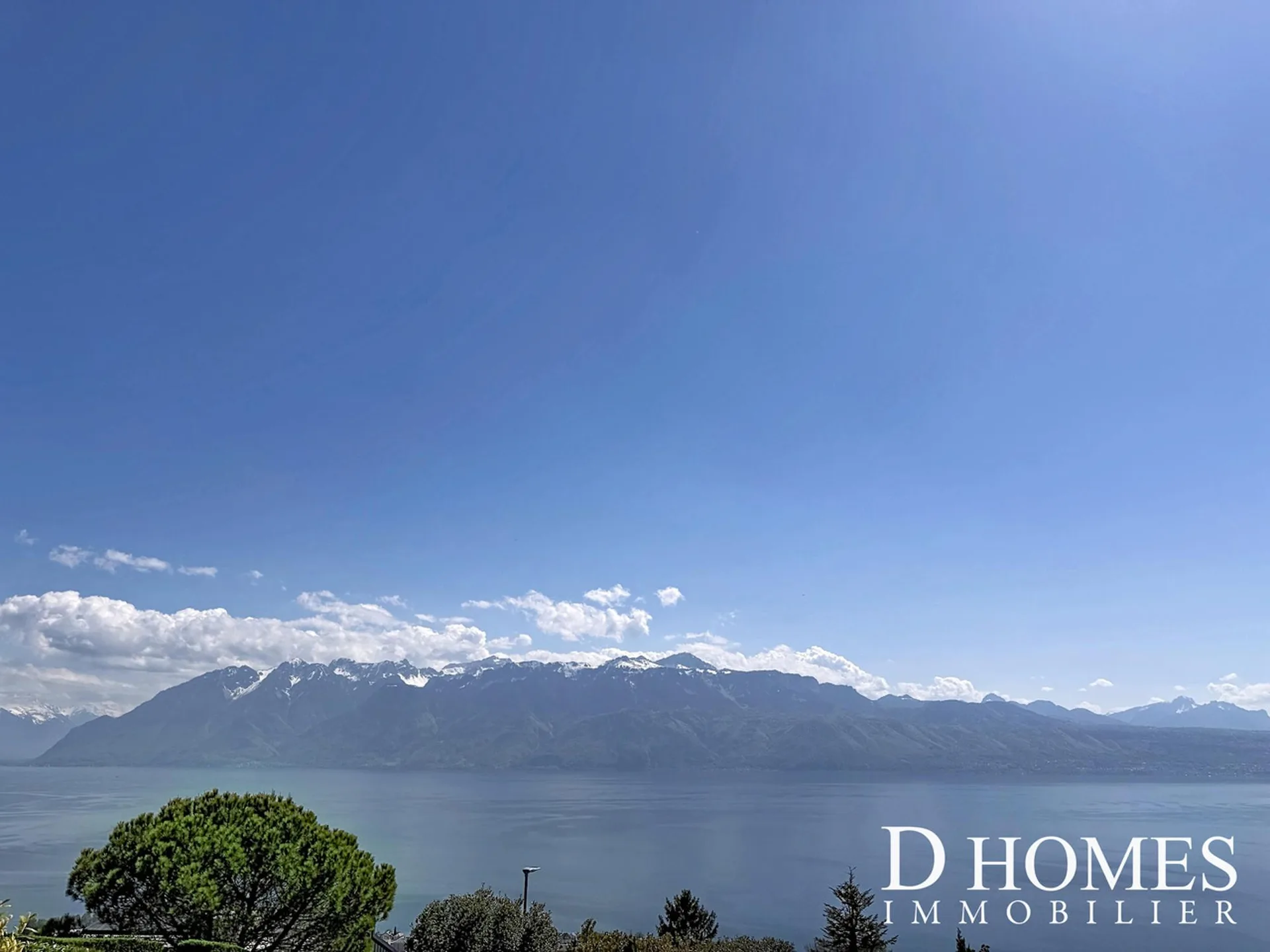 UNIQUE I Villa d'exception avec vue imprenable sur le lac