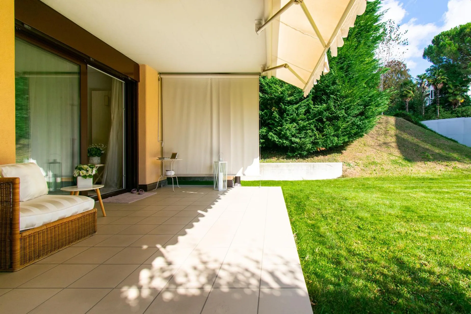 GRANDE APPARTAMENTO 3.5 LOCALI CON GIARDINO