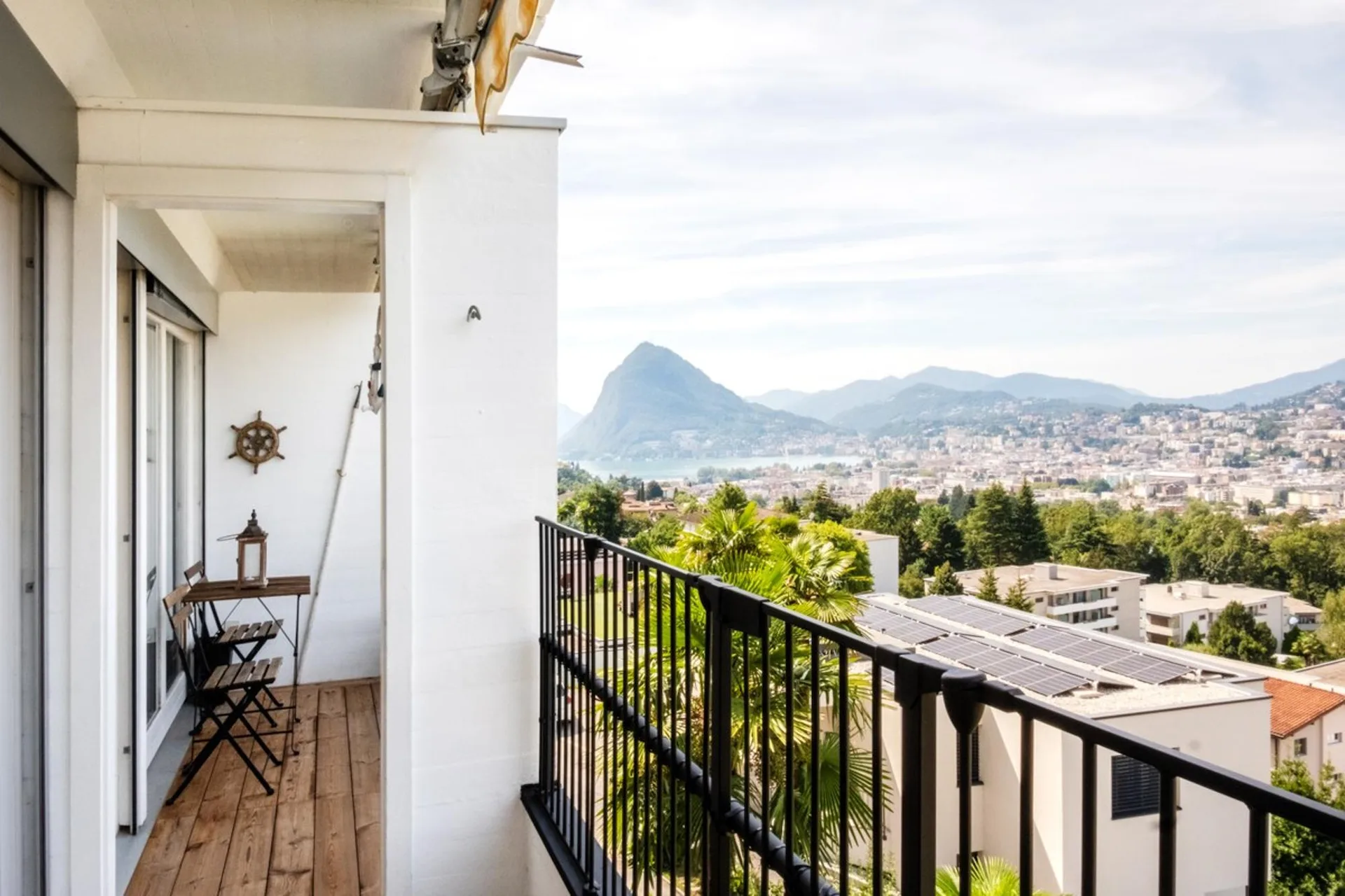 Appartement 2,5 pièces raffiné avec terrasse panoramique