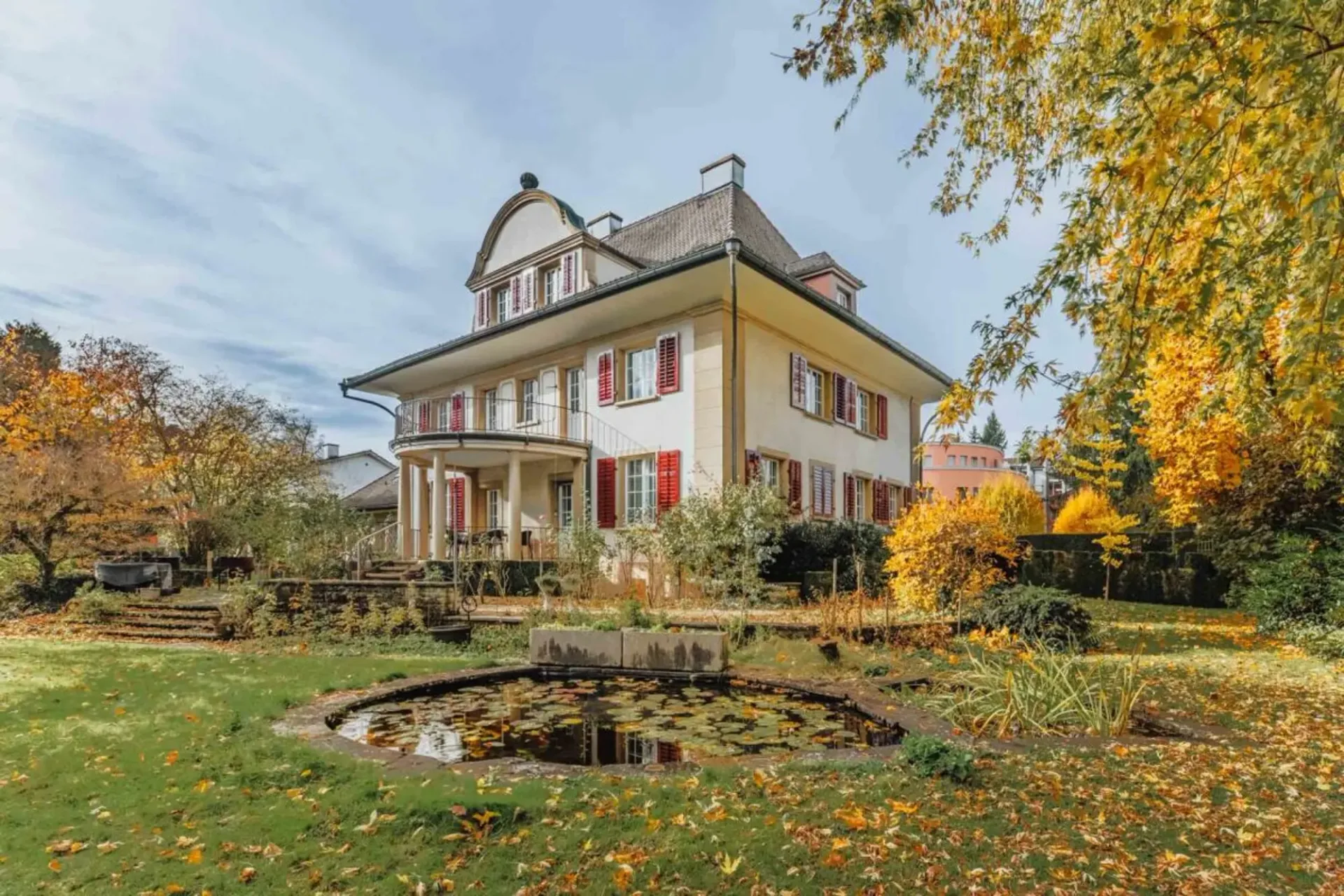 Villa mit Praxisanbau