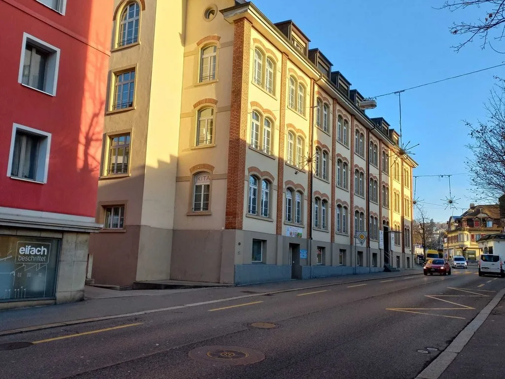 Frisch sanierte 4.5 Zimmerwohnung zu vermieten
